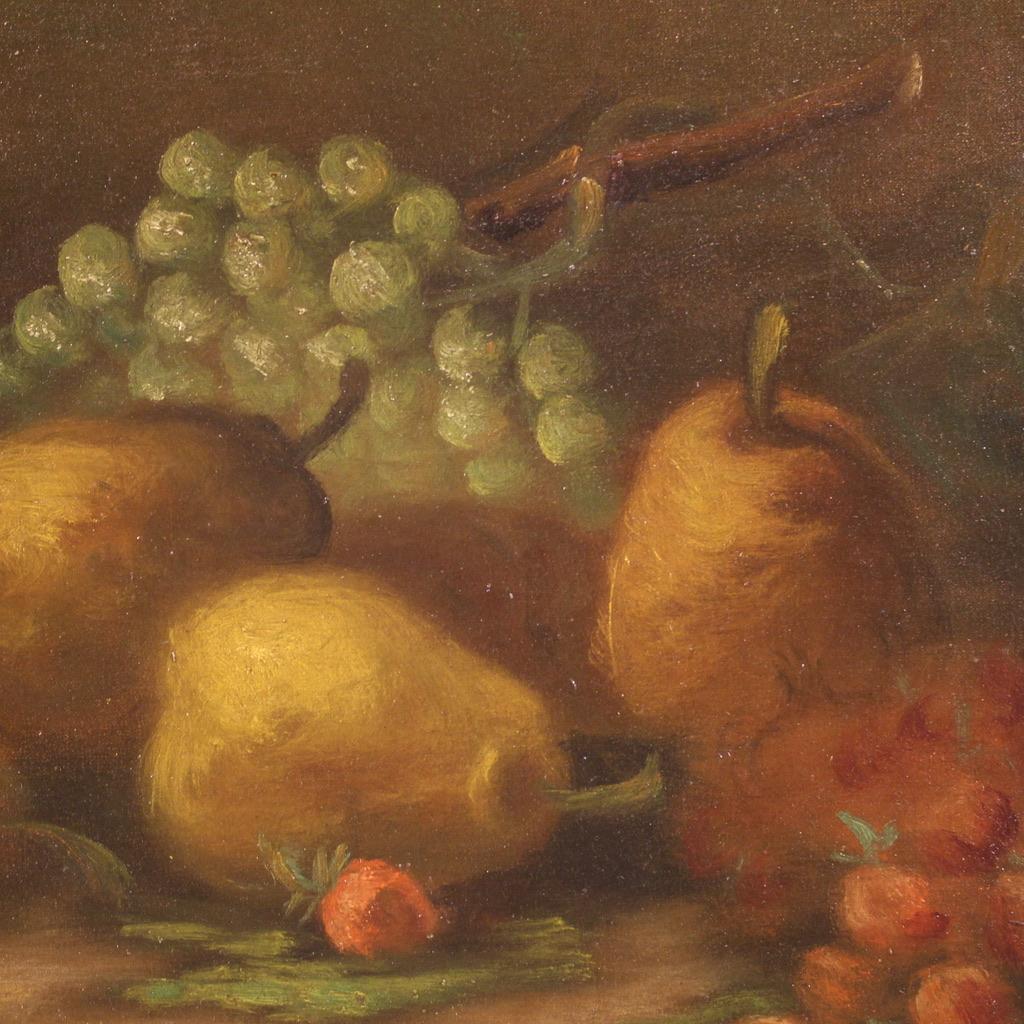 20ième siècle Peinture à l'huile sur toile italienne du 20ème siècle, nature morte avec fruits, signée, 1950 en vente