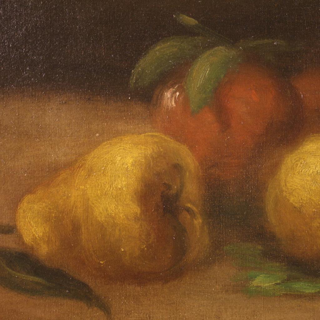 Peinture à l'huile sur toile italienne du 20ème siècle, nature morte avec fruits, signée, 1950 en vente 1