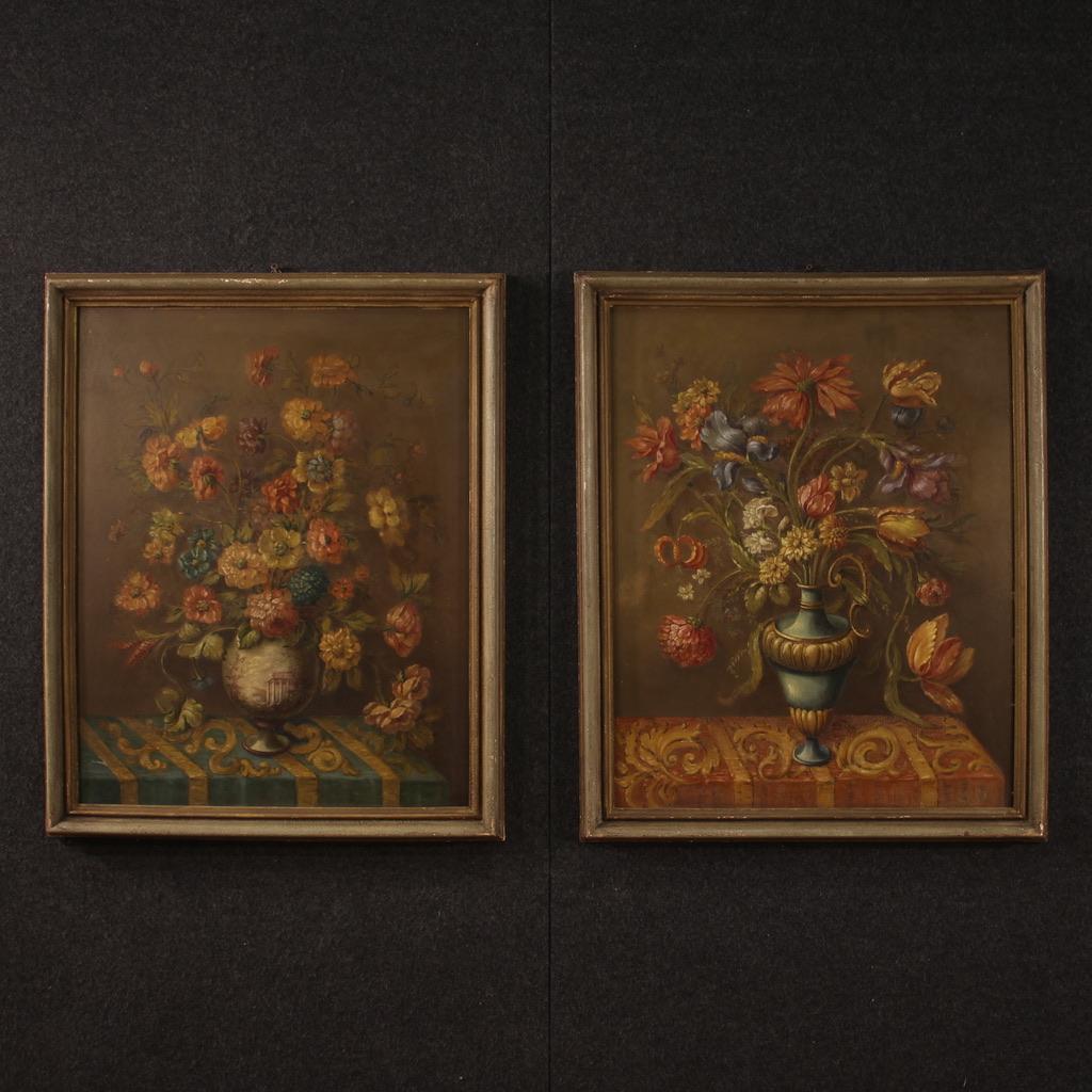 Italian painting from the mid-20th century. Artwork oil on masonite depicting an elegant still life, vase with flowers, of good pictorial quality. Painting of good size and pleasant decor adorned with a lacquered wooden frame with some small signs