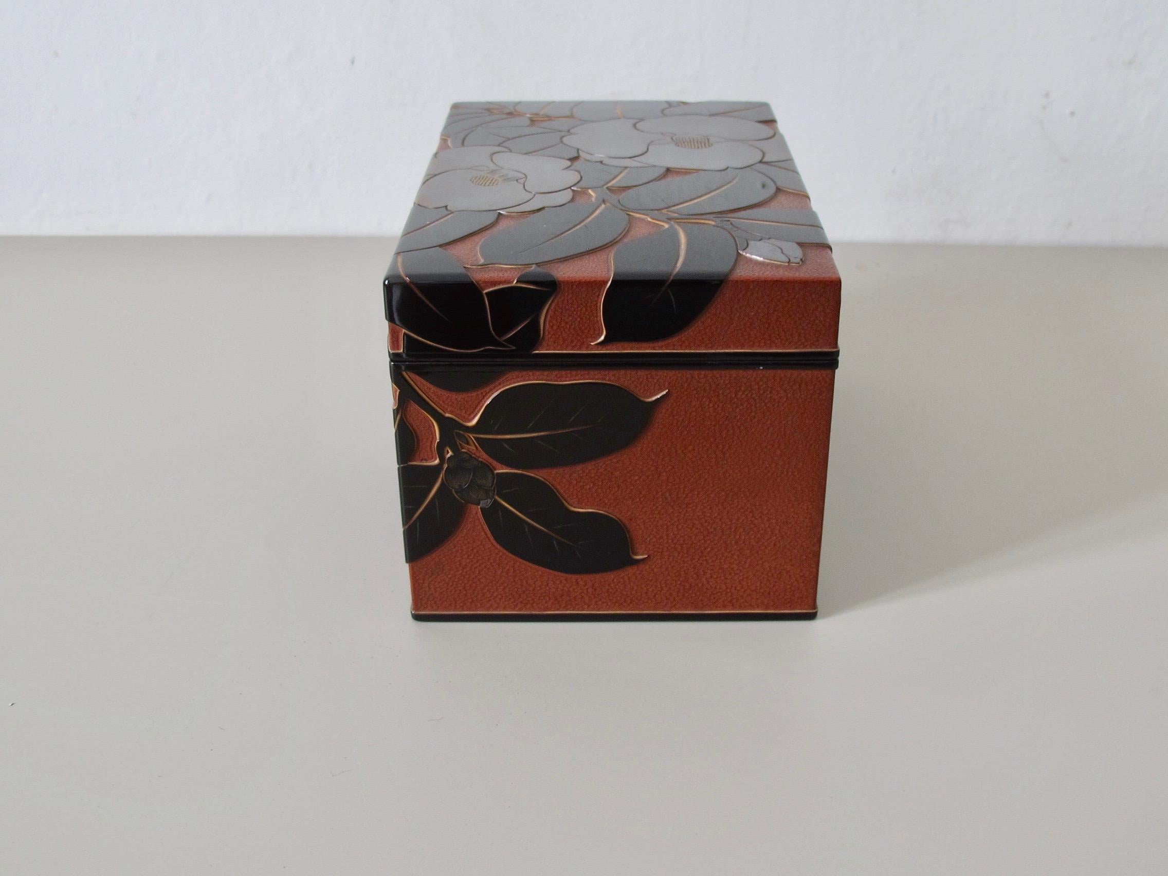 Showa 20th Century Okabe Keizo Japanese Carved Lacquer Tea Box, 1940 For Sale