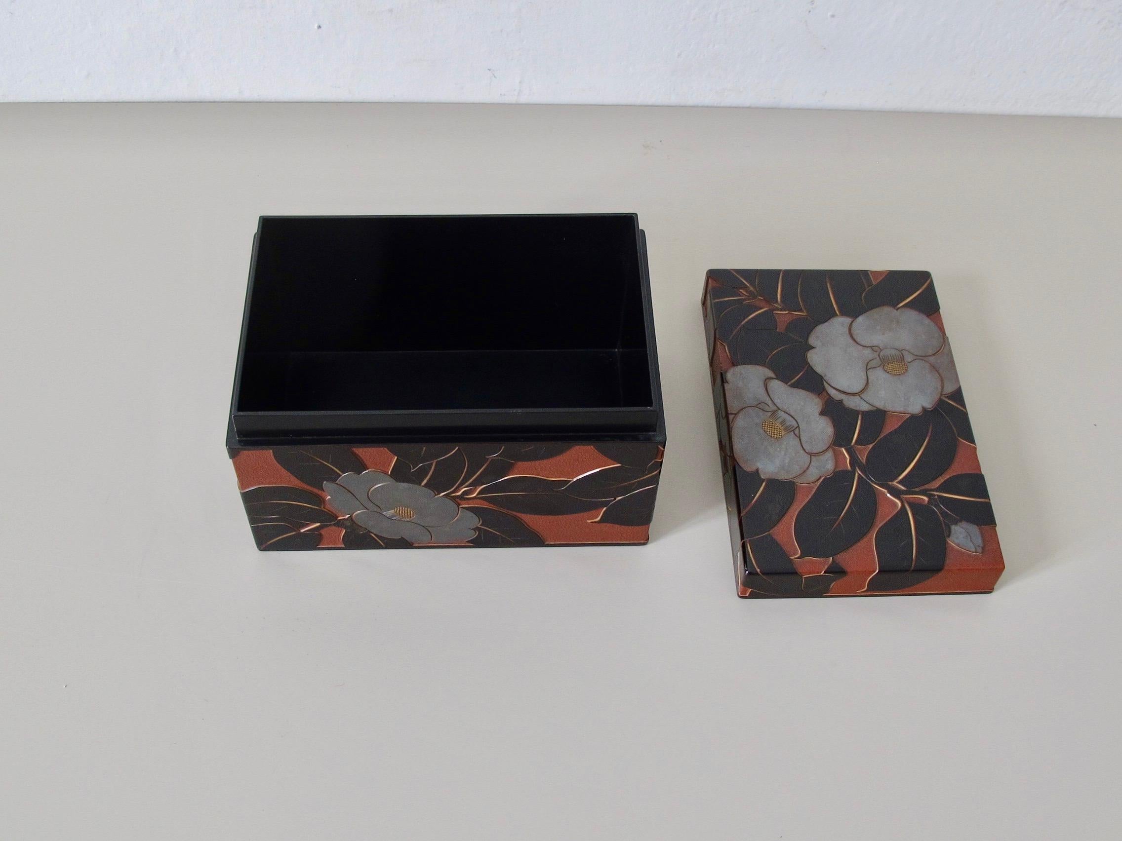 Lacquered 20th Century Okabe Keizo Japanese Carved Lacquer Tea Box, 1940 For Sale