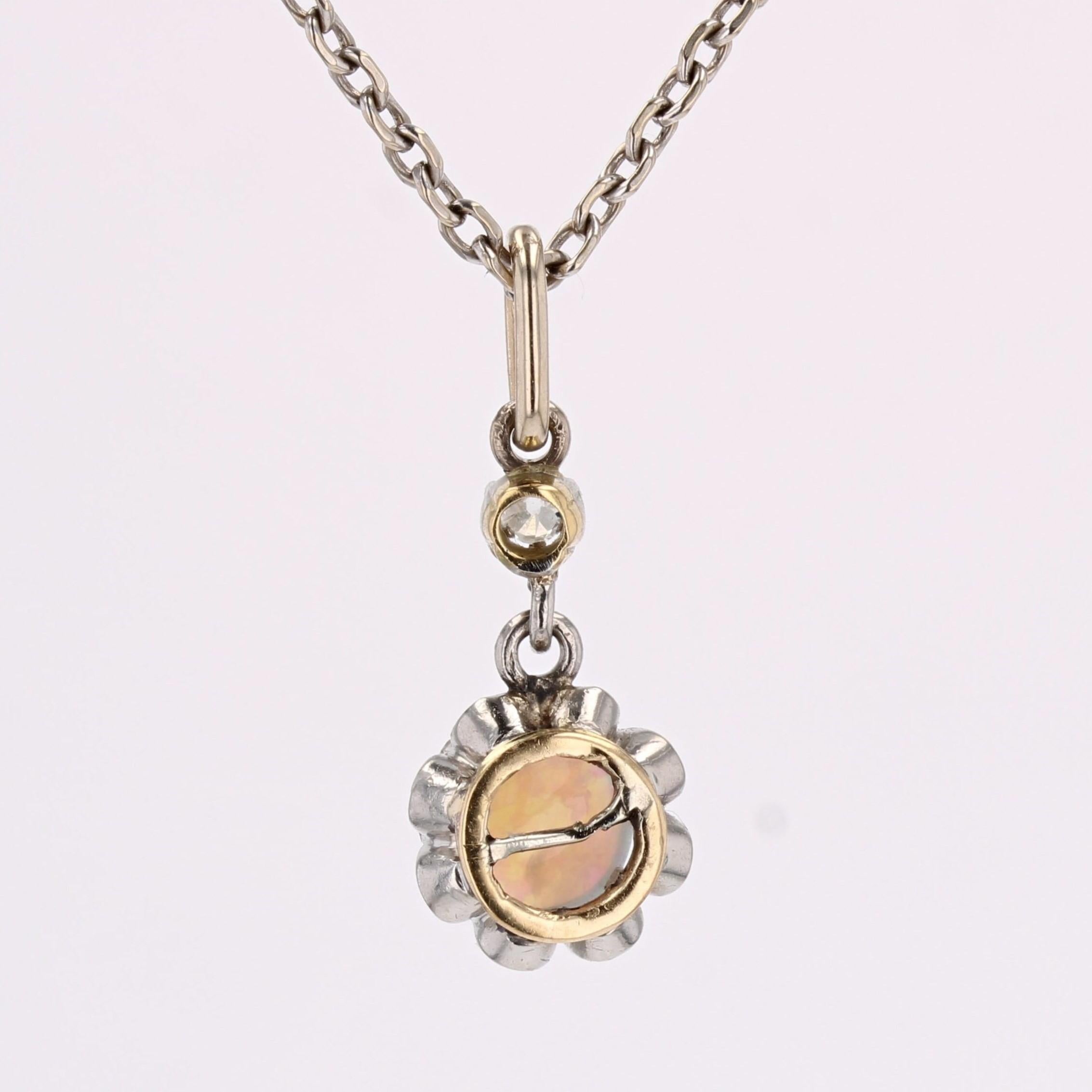 Pendentif du 20ème siècle en or jaune 18 carats, diamants et opale en vente 4