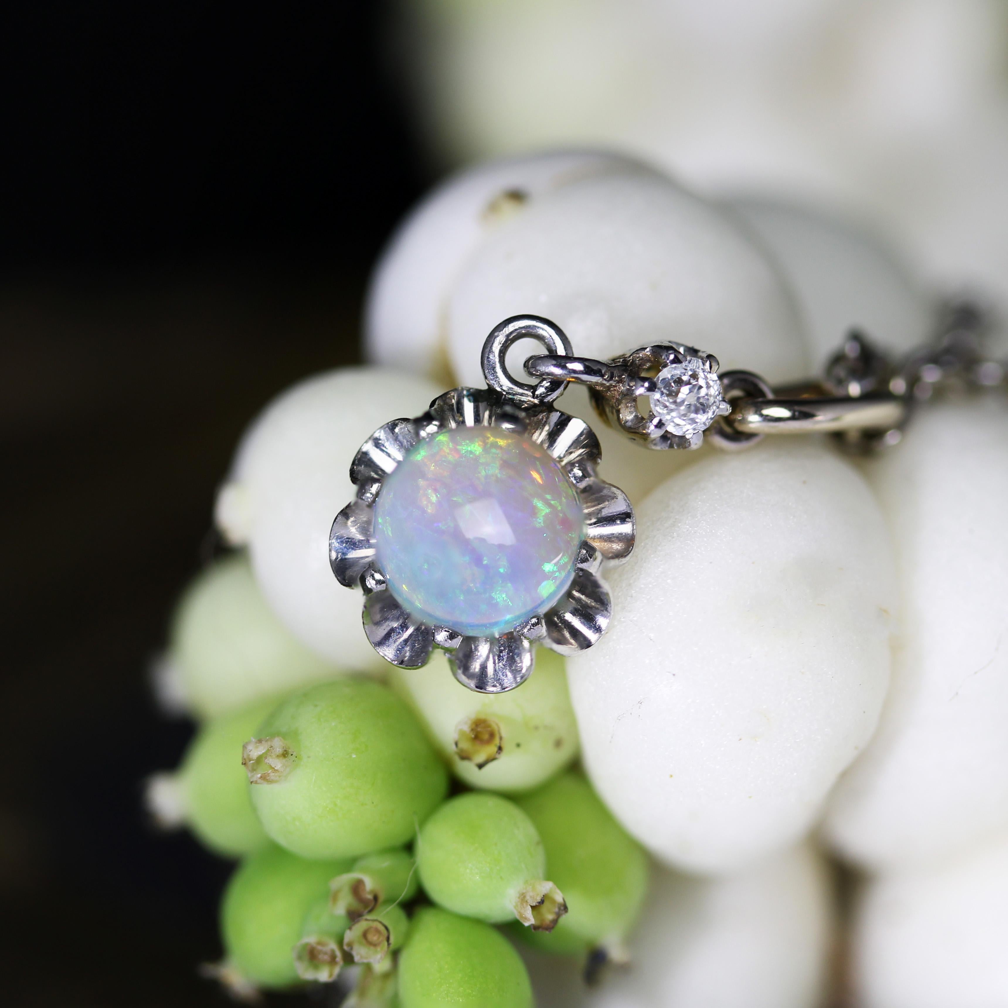 Belle Époque Pendentif du 20ème siècle en or jaune 18 carats, diamants et opale en vente