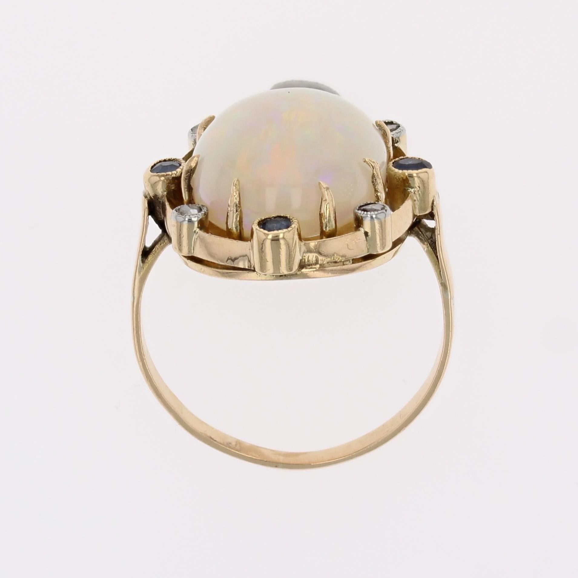 Anello in oro giallo 18 carati con zaffiro e opale del XX secolo in vendita 10