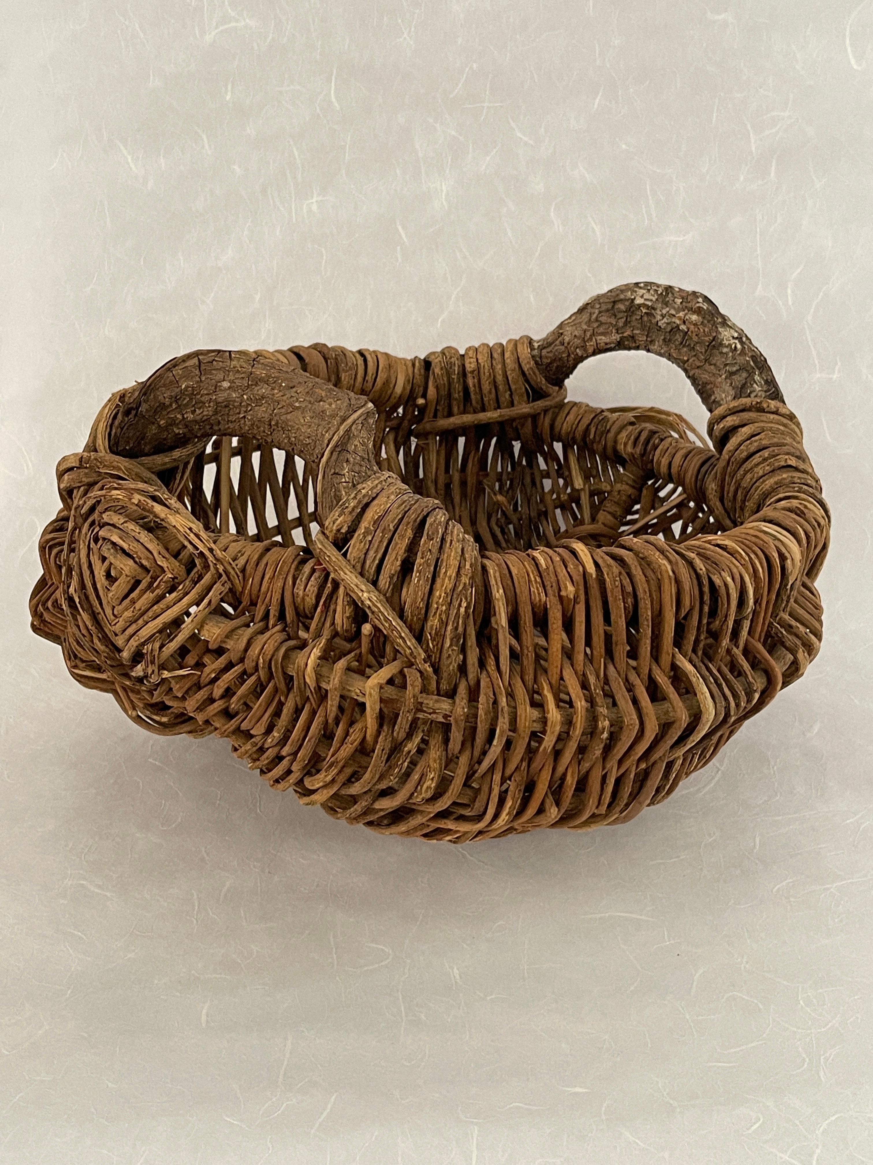 20th Century Organic Handled Woven Basket In Good Condition For Sale In Miami, FL