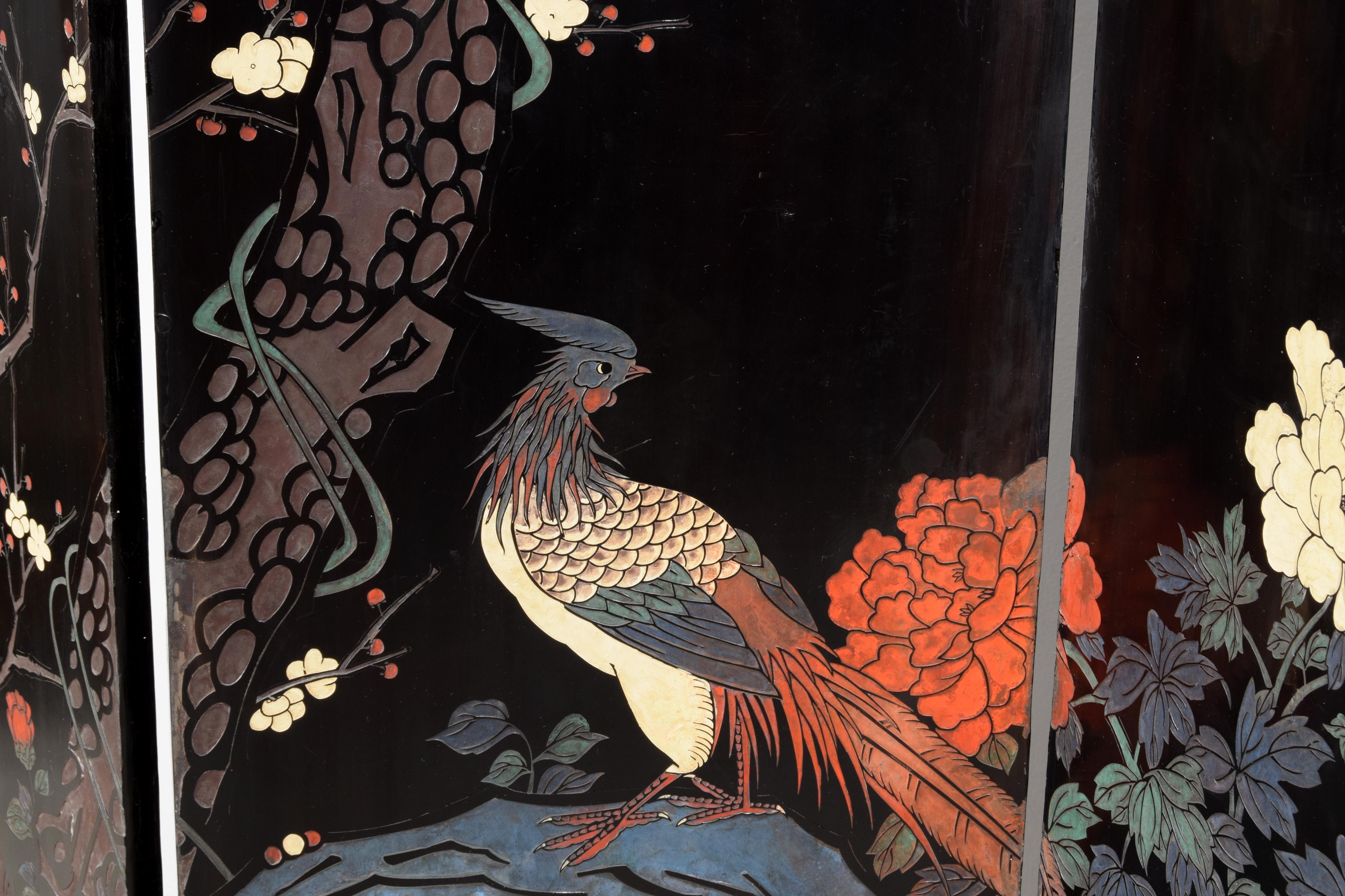 20th Century, Oriental Coromandel Lacquered Wood Screen For Sale 6