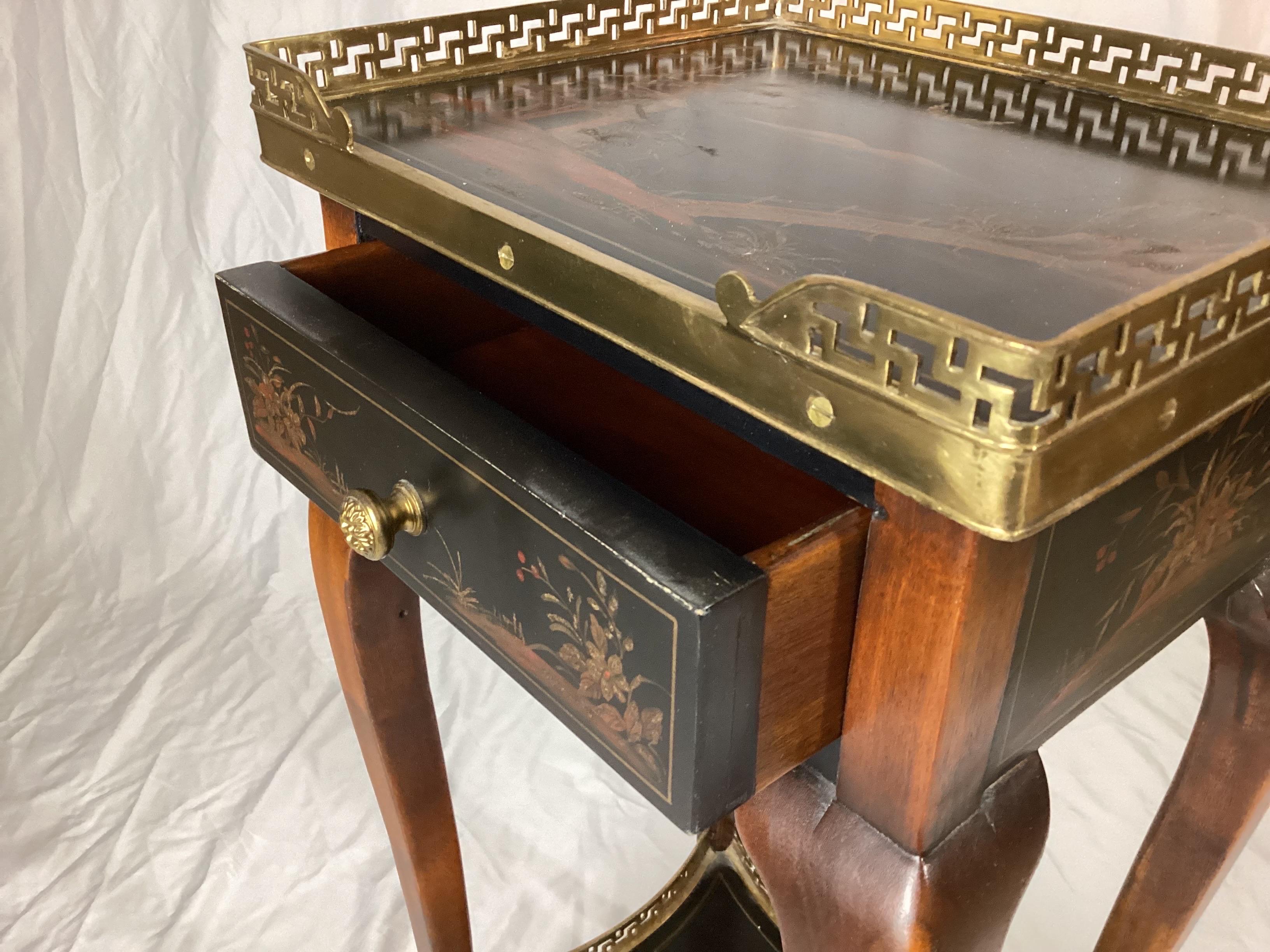 20th Century Oriental Chinoiserie Decorated One Drawer Stand with Brass Gallery For Sale 3