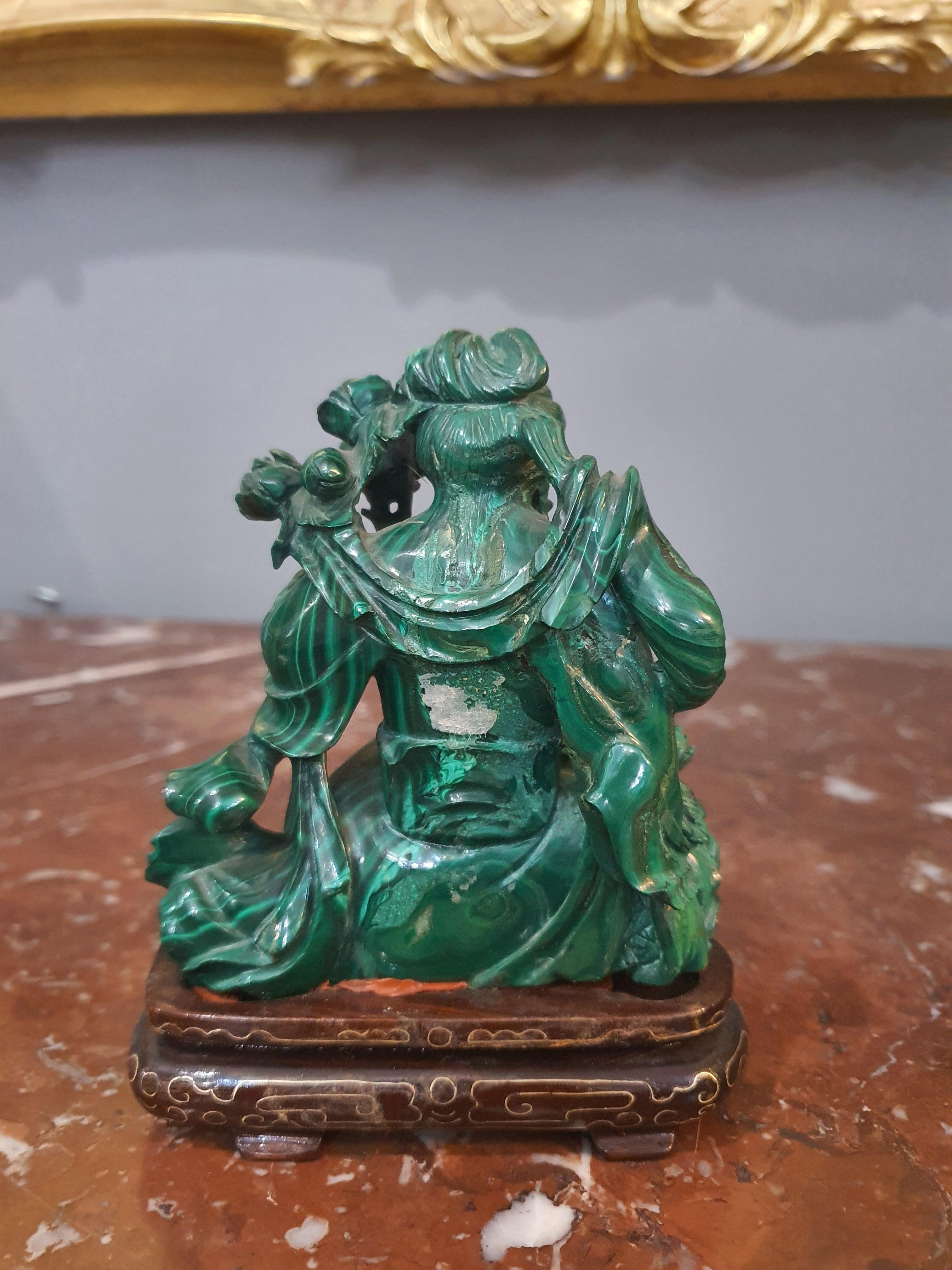 Sculpté Sculpture de figure orientale du 20ème siècle en malachite en vente