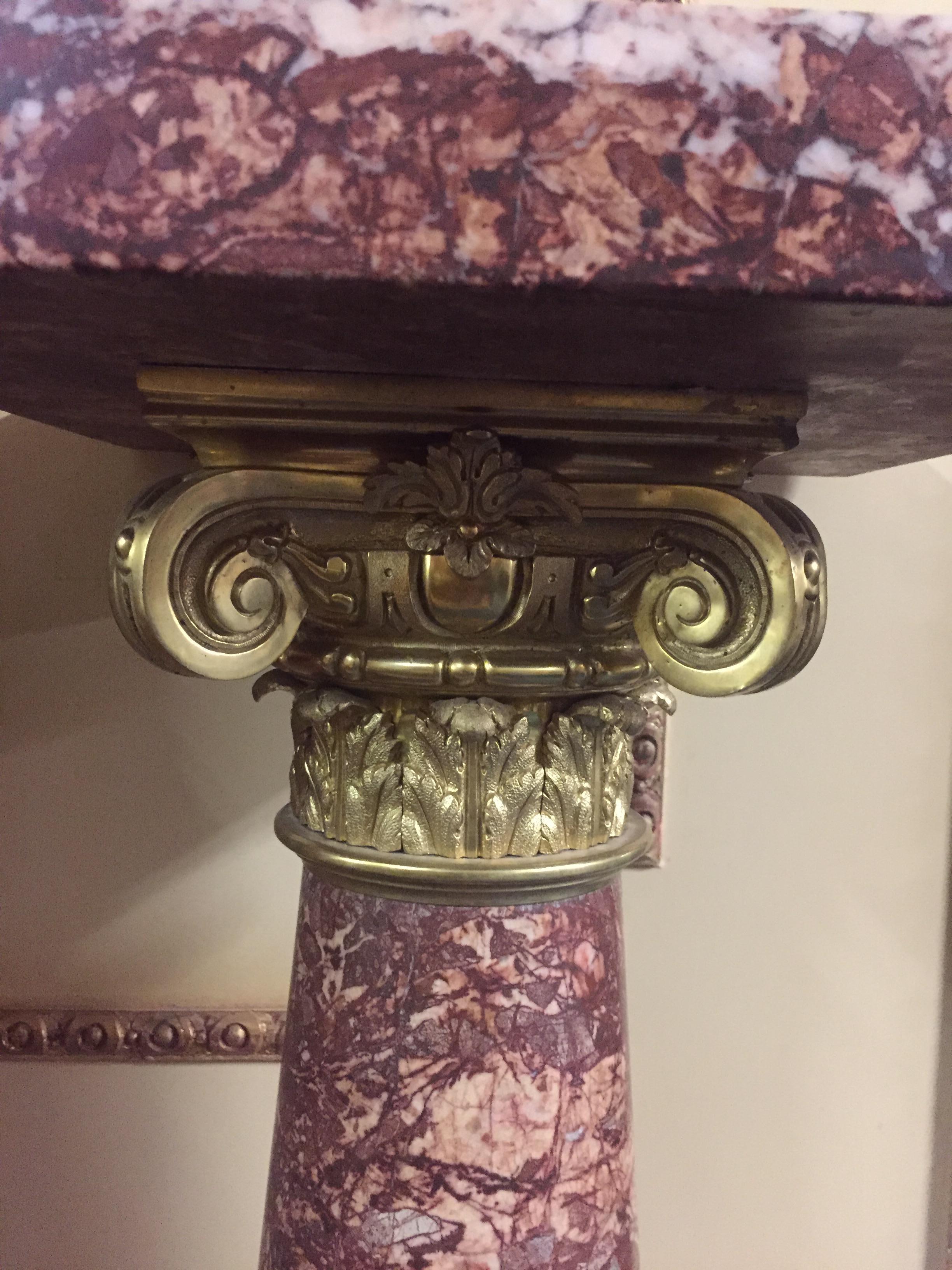 20th Century Ornamental Marble Column in Classicism Style Bordeaux Red Color In Good Condition For Sale In Berlin, DE