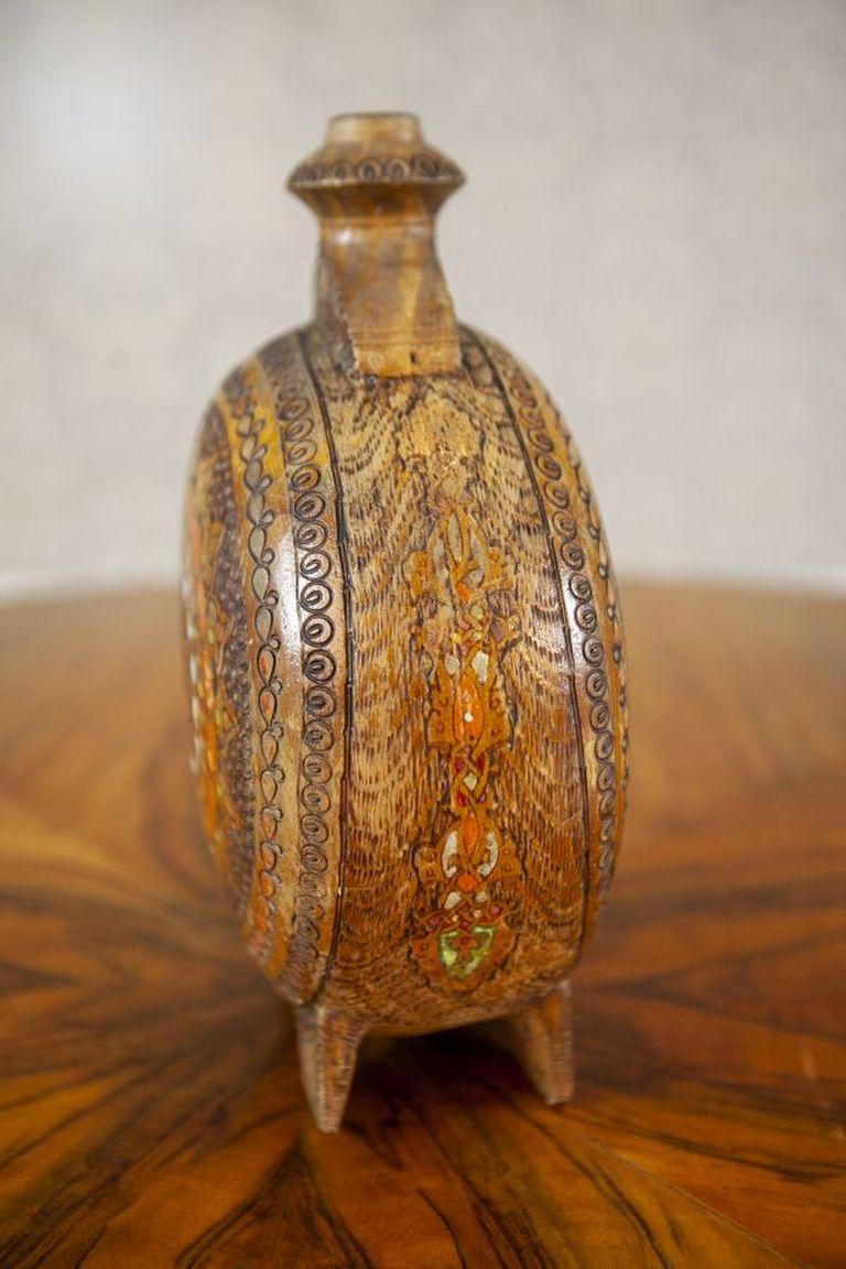 Botella de agua de madera decorada del siglo XX Madera en venta