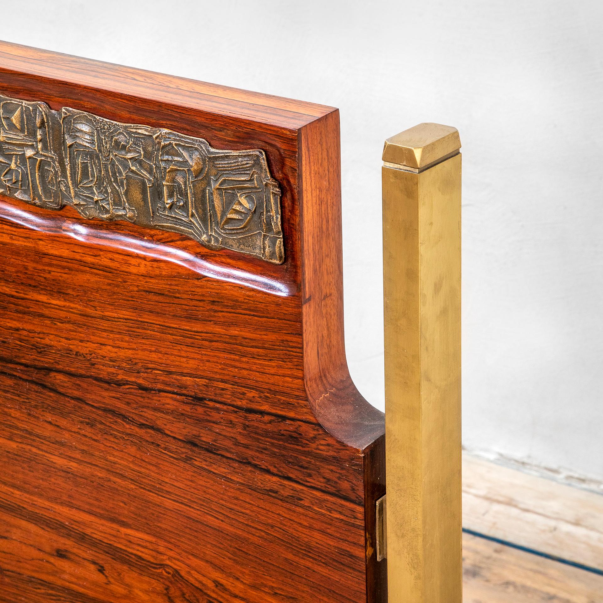 Mid-Century Modern 20th Century Osvaldo Borsani Double Bed in Wood and Brass and Bronze Headborad