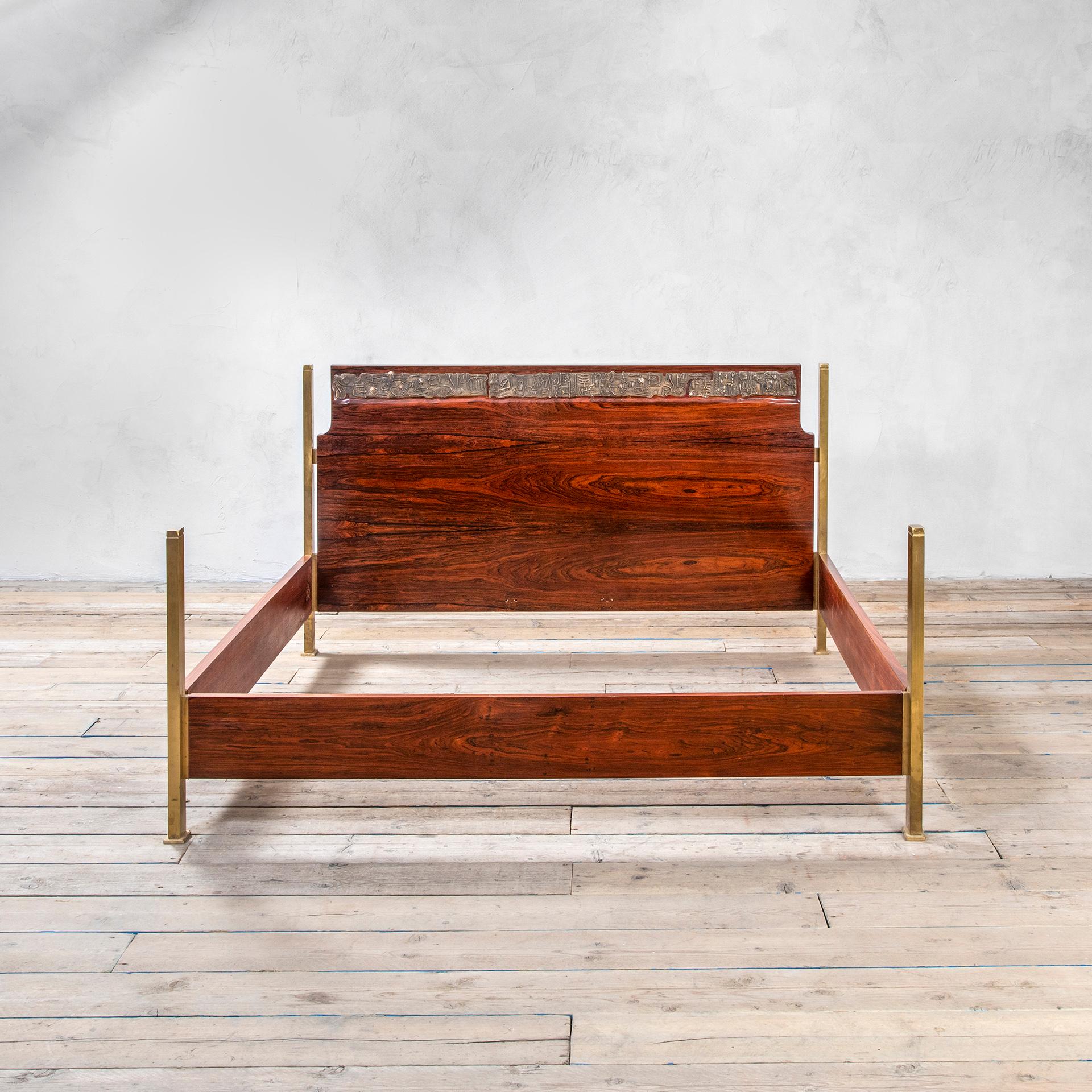 Mid-Century Modern 20th Century Osvaldo Borsani Double Bed in Wood and Brass and Bronze Headborad For Sale