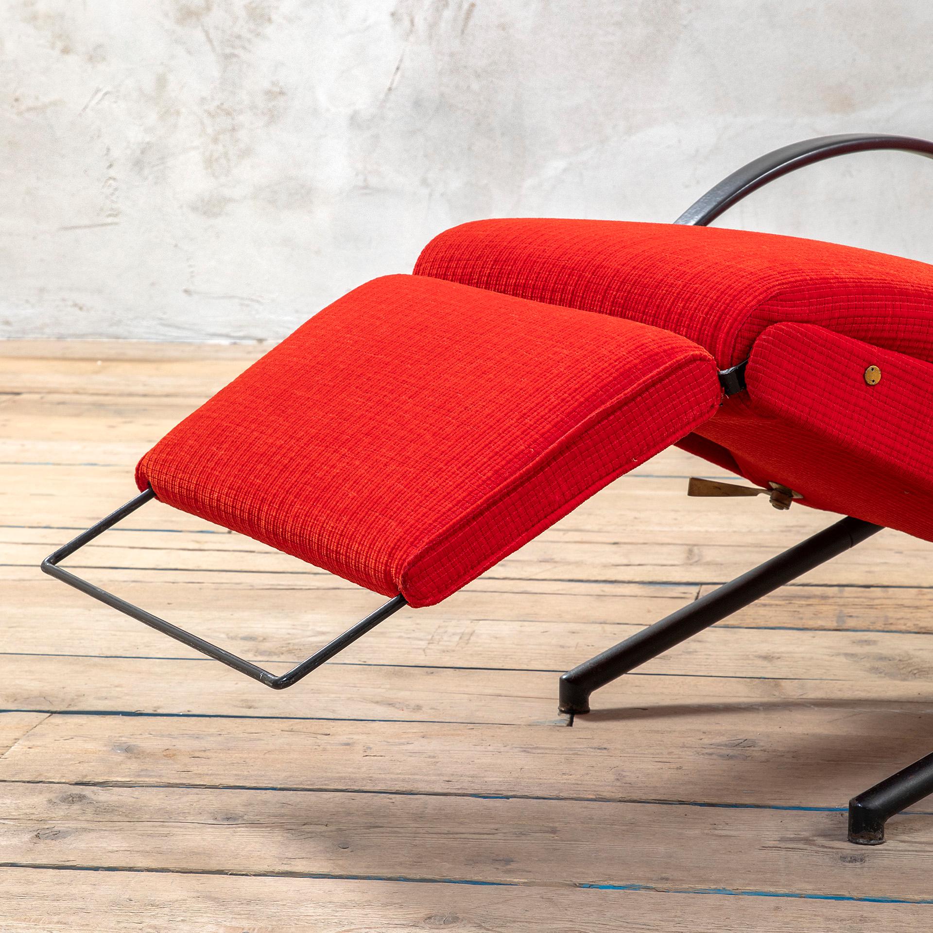 Métal 20th Century, Osvaldo Borsani for Tecno Armchair mod. P40 en vente