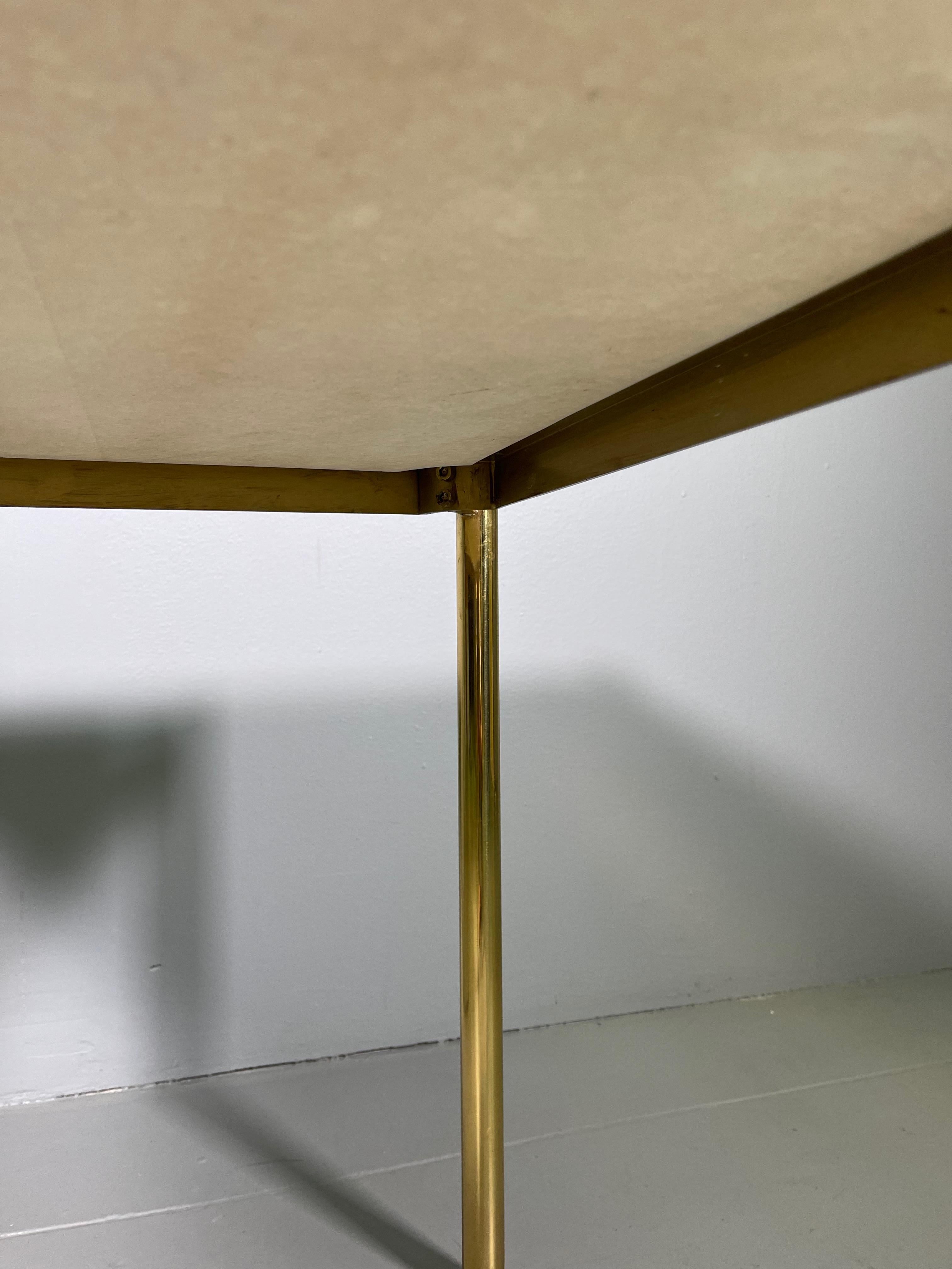 Table basse Osvaldo Borsani du 20ème siècle en laiton et marbre Sivec rare pour Tecno en vente 8