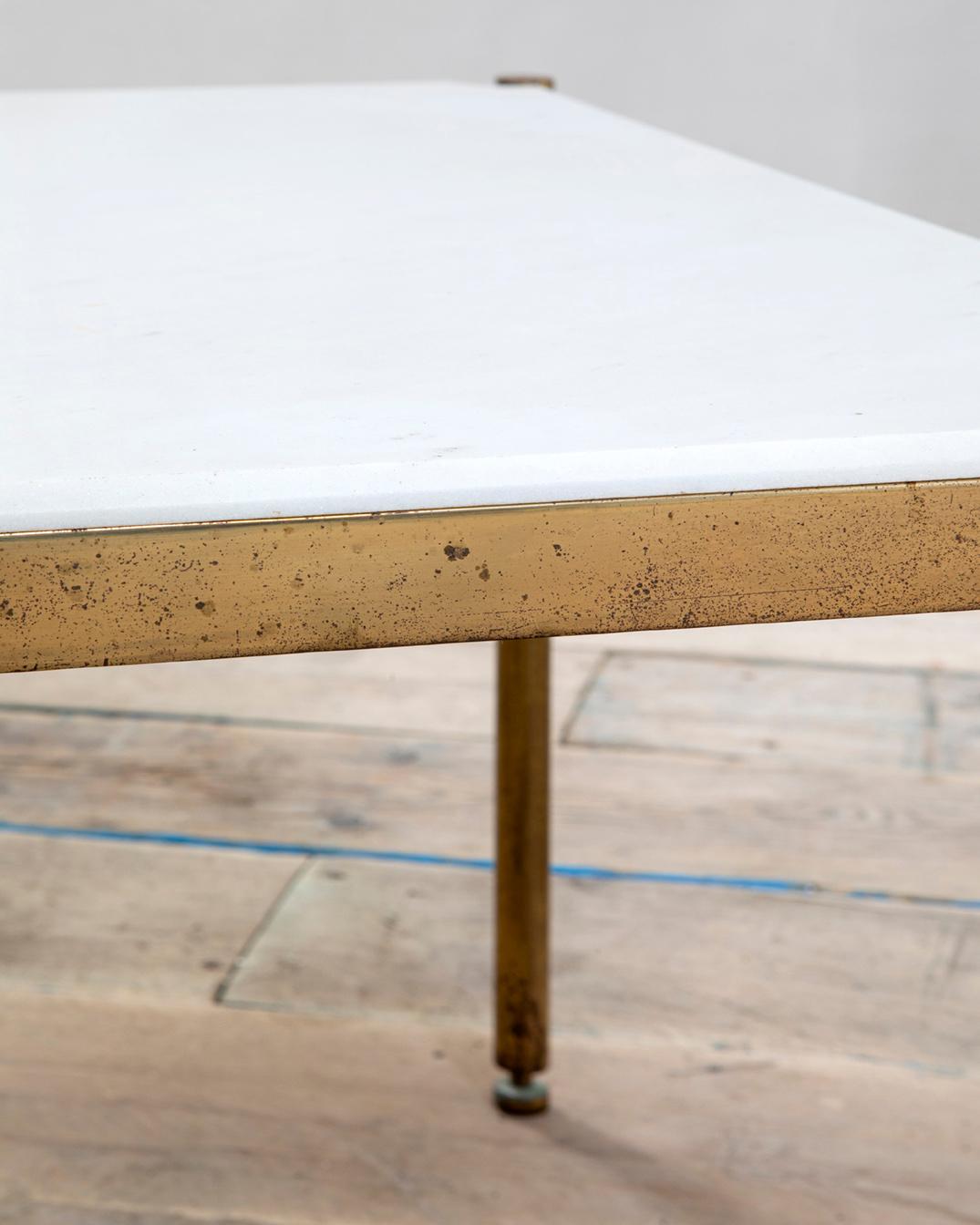 Mid-Century Modern Table basse Osvaldo Borsani du 20ème siècle en métal et marbre pour Tecno en vente