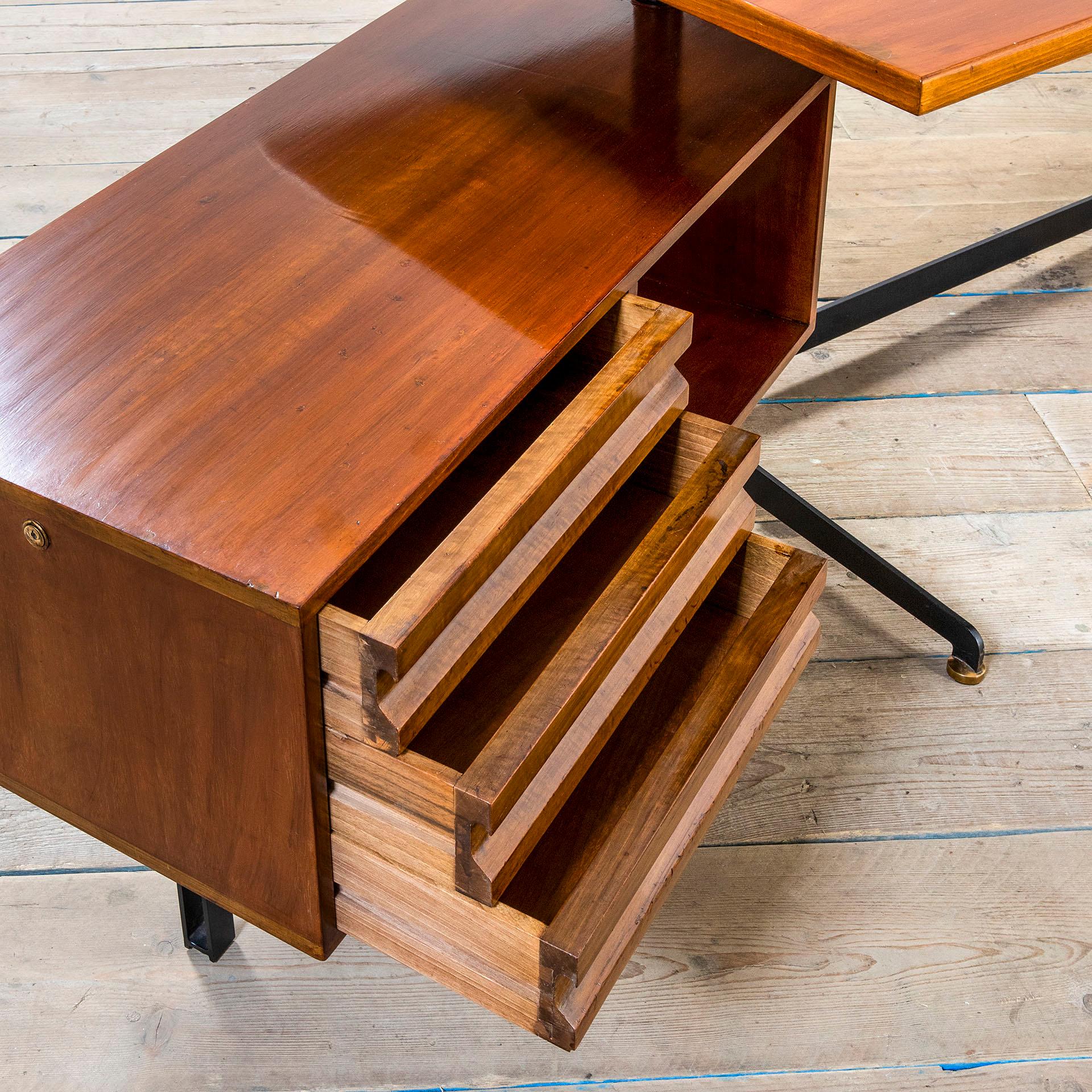 Mid-20th Century 20th Century Osvaldo Borsani Tecno T96 Desk Wood with 2 Chests of Drawers, 50s
