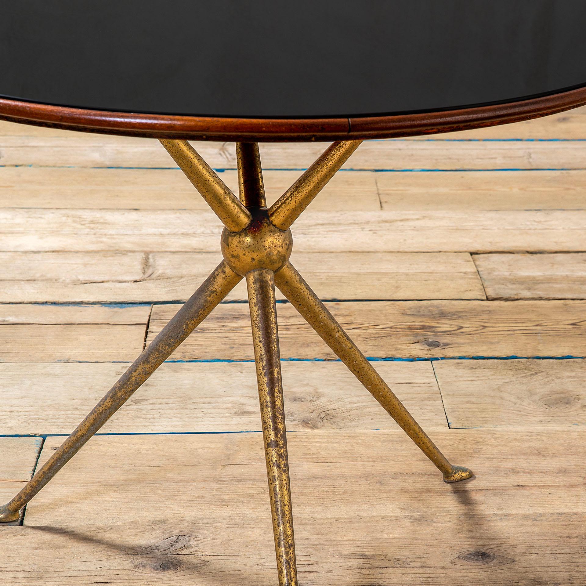 20th Century Osvaldo Borsani Tripod Side Table Brass, Wood and Glass for Abv 50s In Good Condition For Sale In Turin, Turin