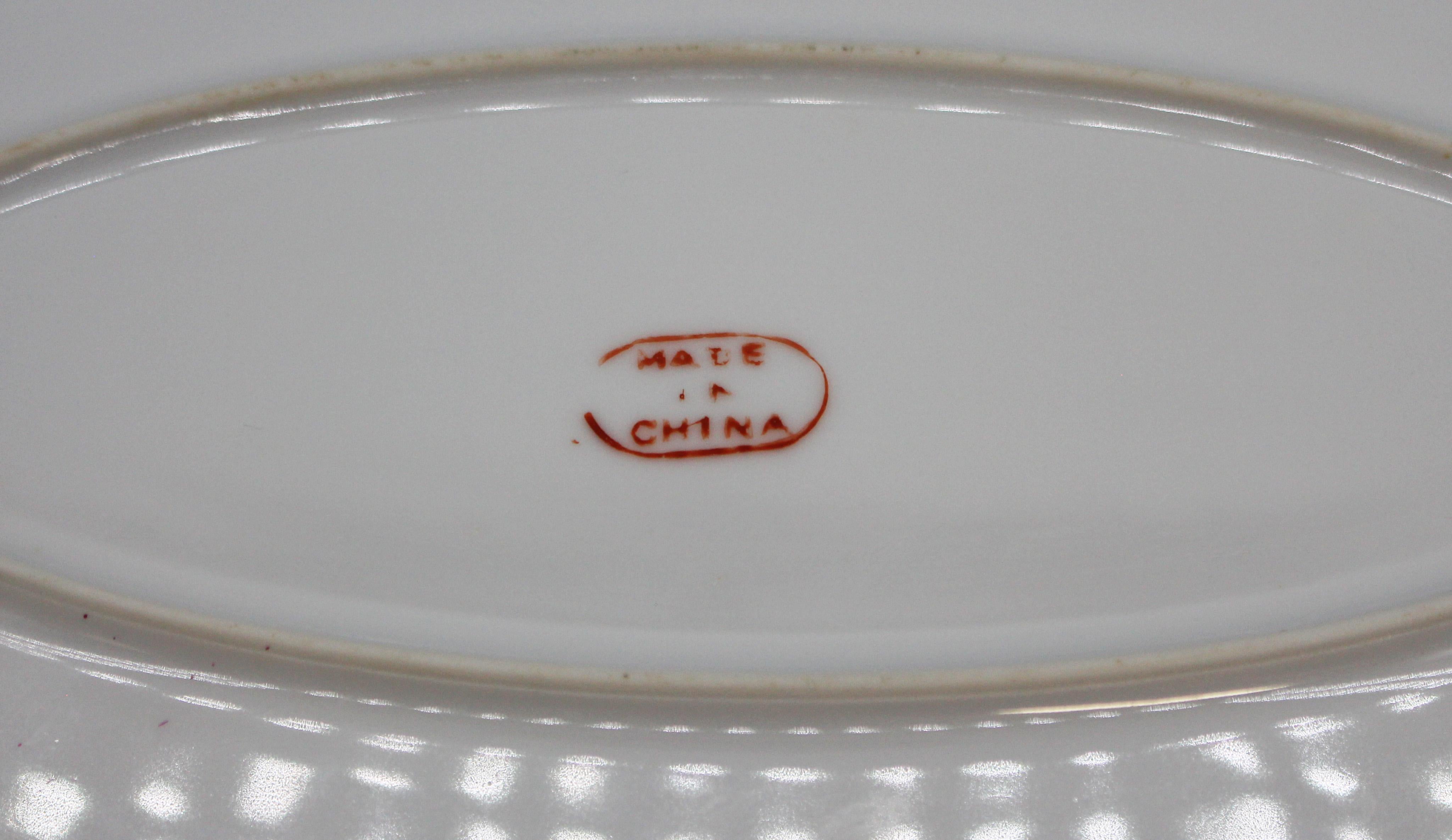 Chinese Export 20th Century Oval Rose Canton Platter For Sale