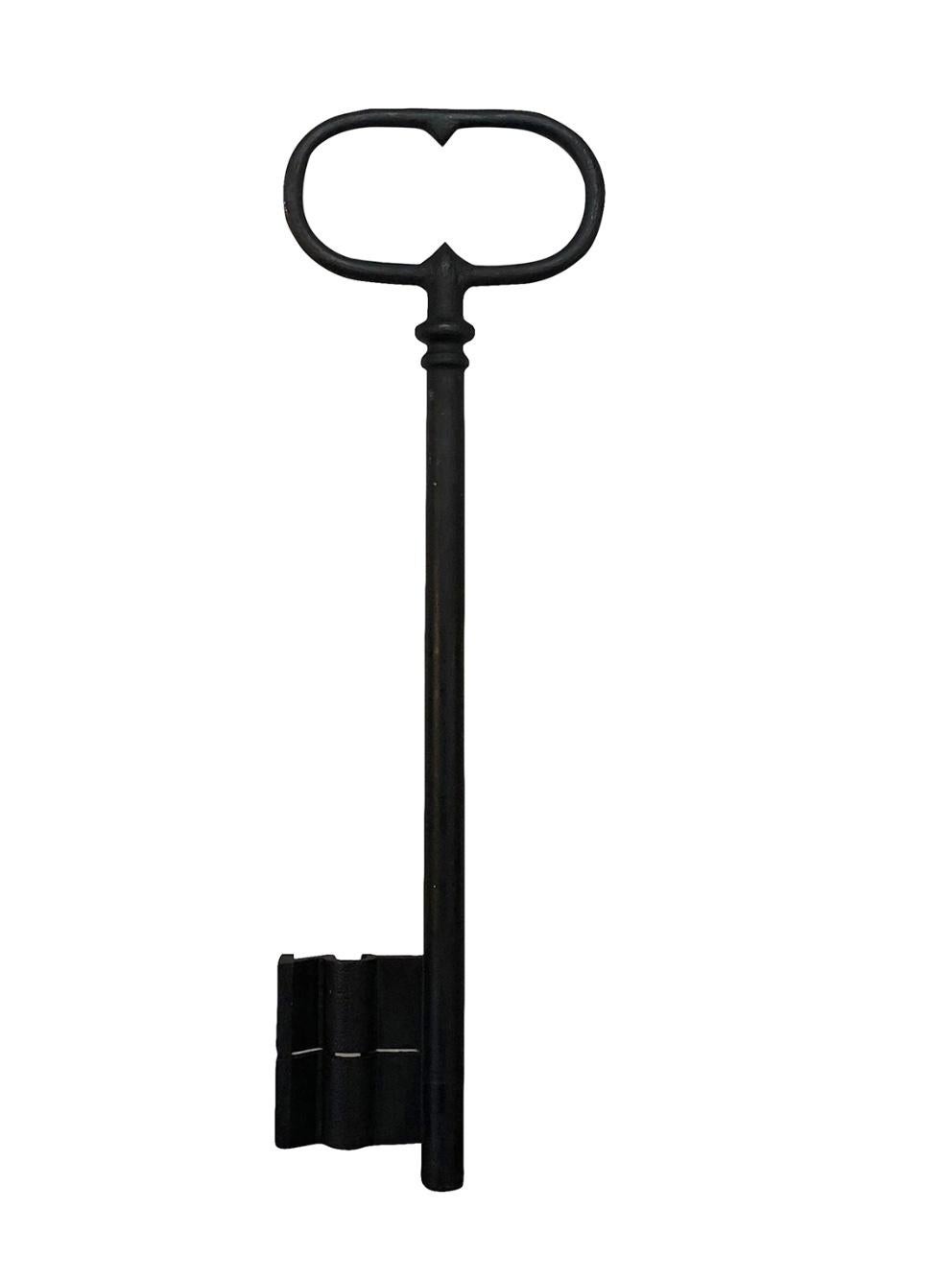 Chiave monumentale francese in ferro del 20° secolo - Vintage Décor
