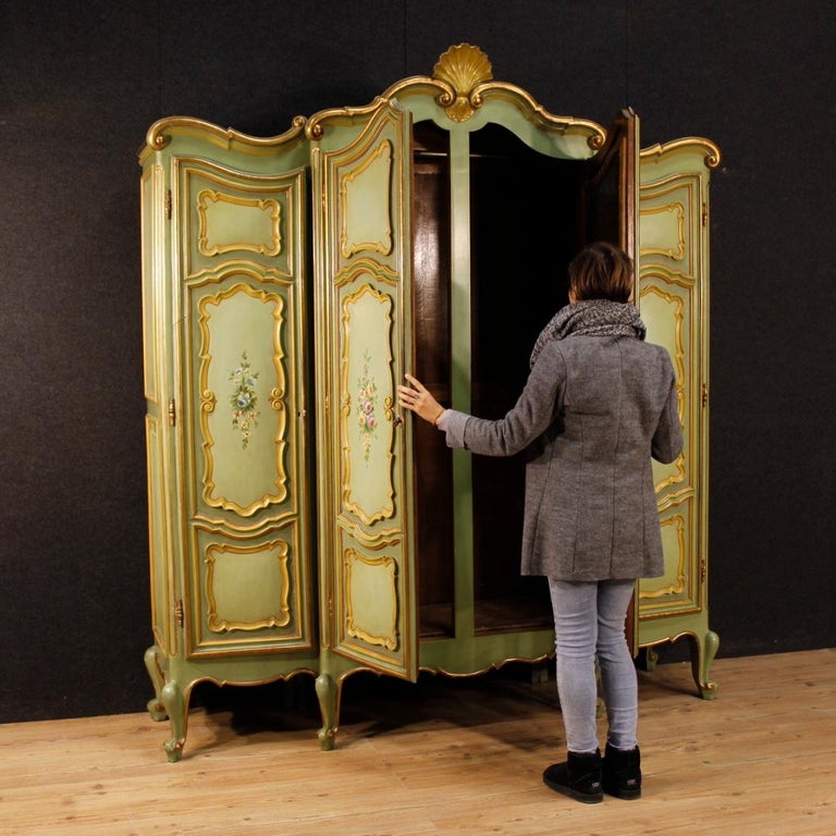 20th Century Painted and Gilded Wood Italian Wardrobe, 1970 For Sale at