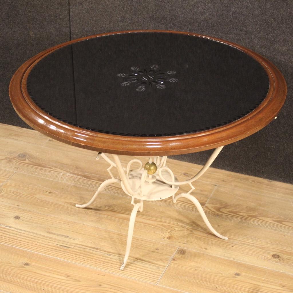 20th Century Painted Gilded Metal Wood French Design Round Coffee Table, 1960s For Sale 4