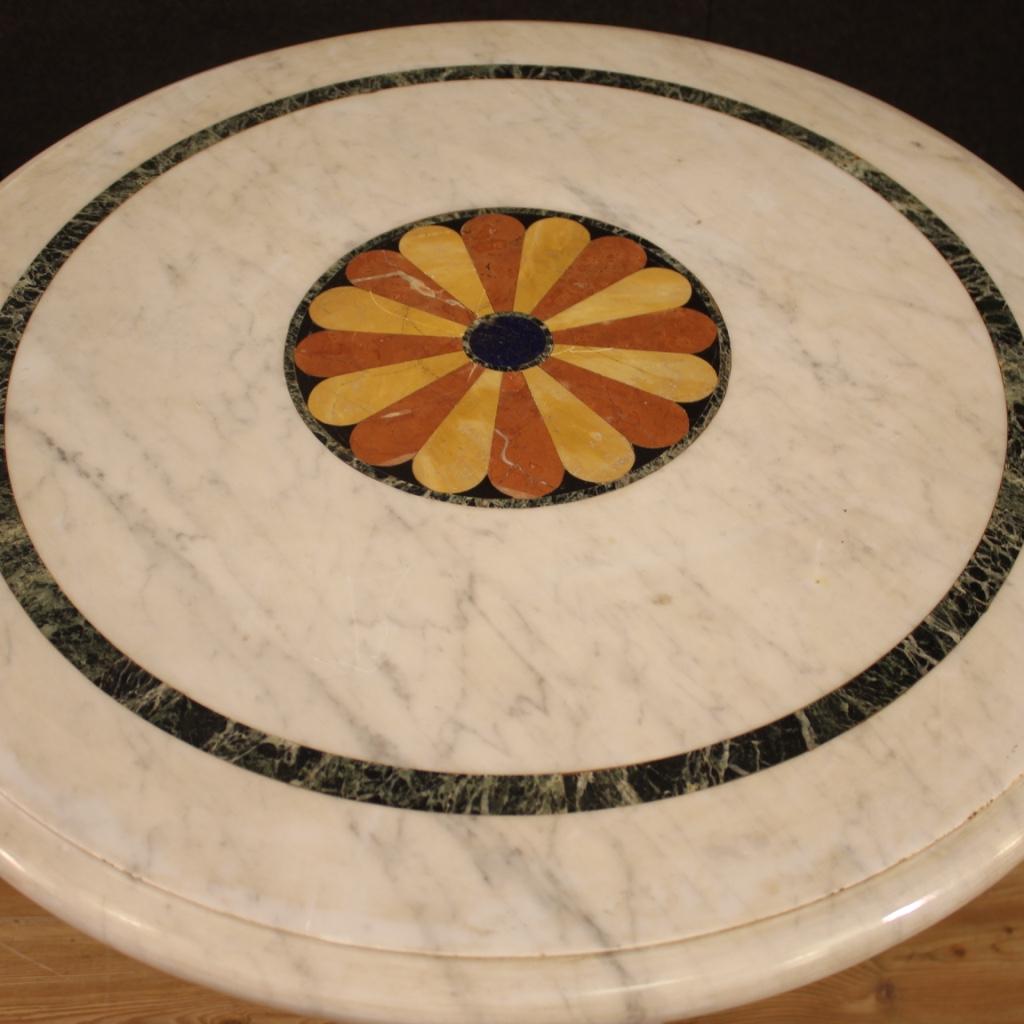 20ème siècle, fer peint avec plateau en marbre incrusté, table ronde italienne, 1960 en vente 5