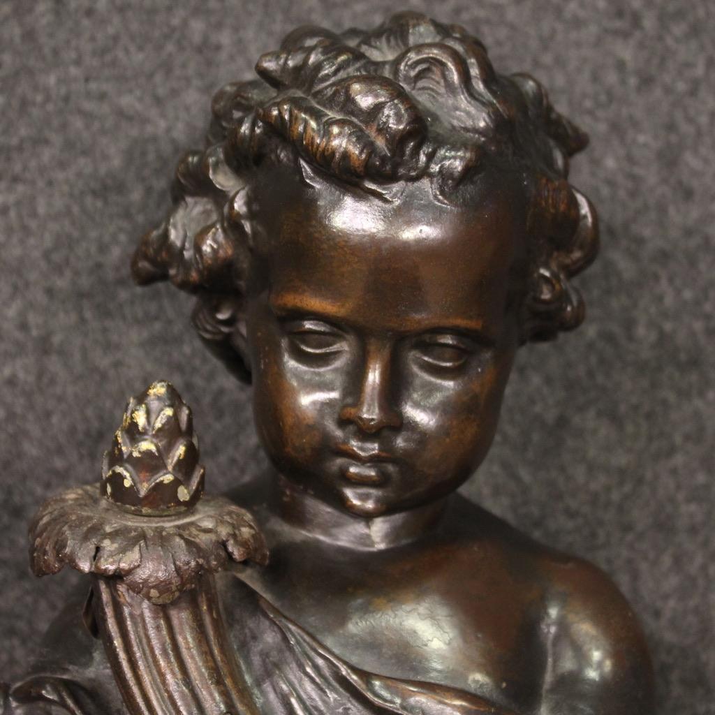 French 20ème siècle Métal peint Sculpture ancienne française avec chérubin et corne d'abondance, années 1920 en vente