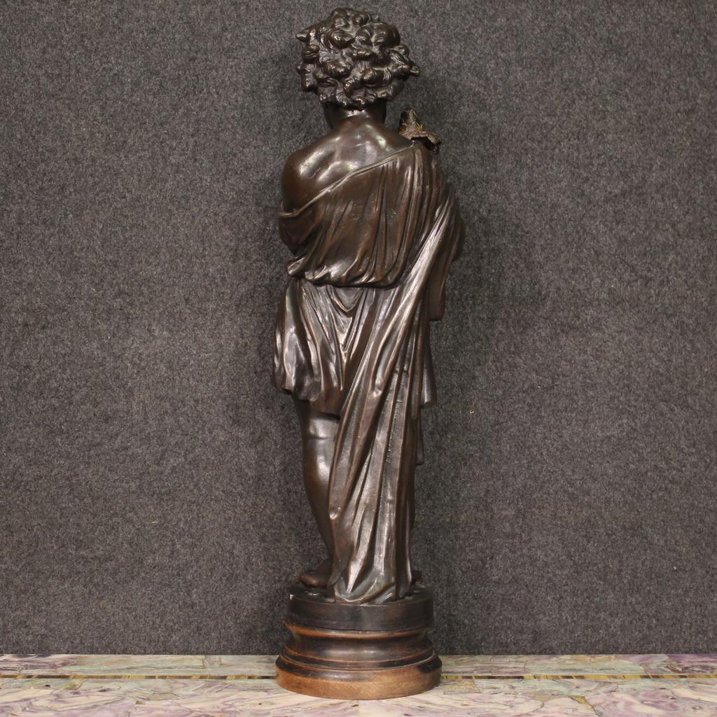 Early 20th Century 20ème siècle Métal peint Sculpture ancienne française avec chérubin et corne d'abondance, années 1920 en vente