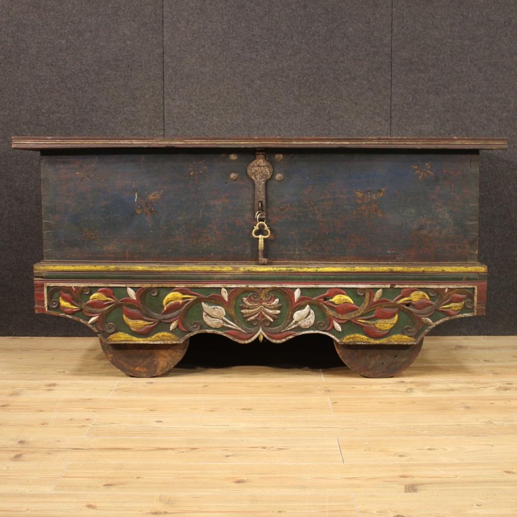 20th Century Painted Wood Indian Chest, 1950s In Good Condition For Sale In Vicoforte, Piedmont