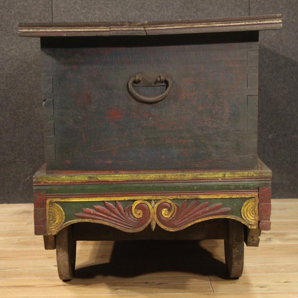 20th Century Painted Wood Indian Chest, 1950 For Sale 6