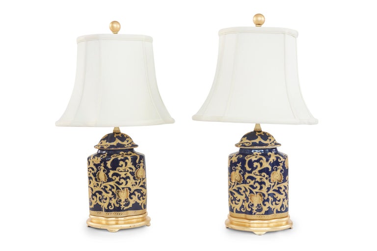 Glazed 20th Century Pair Gilt Porcelain Table Lamp For Sale
