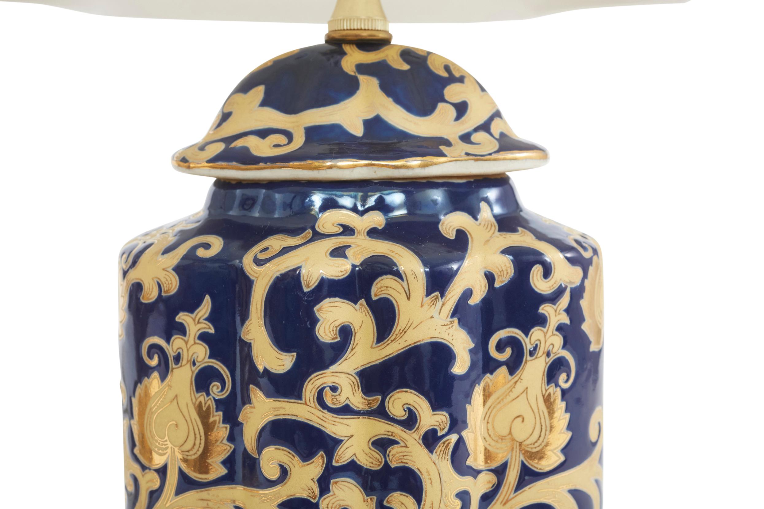 Glazed 20th Century Pair Gilt Porcelain Table Lamp