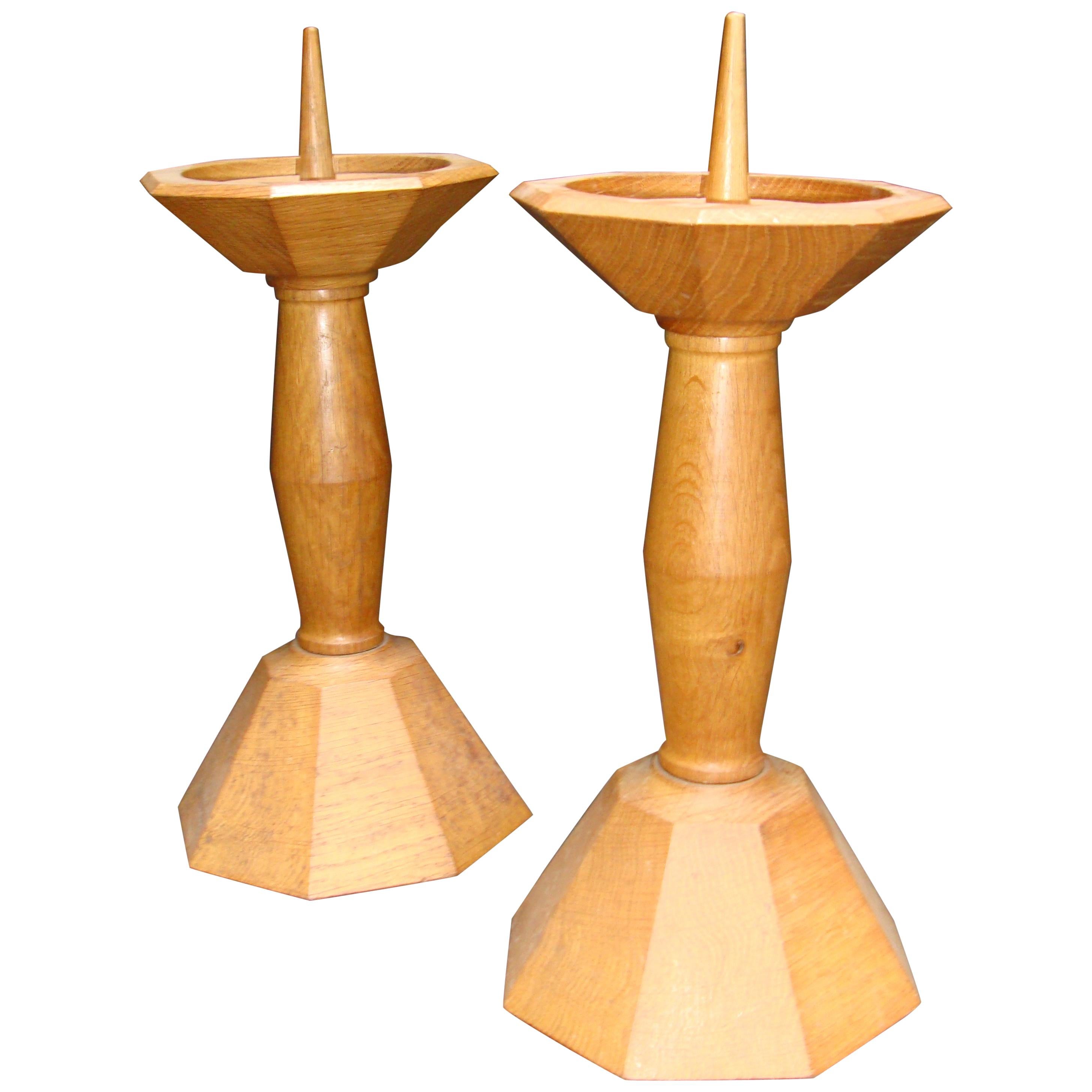20th Century Pair of Italian Deco Wooden Candlesticks For Sale