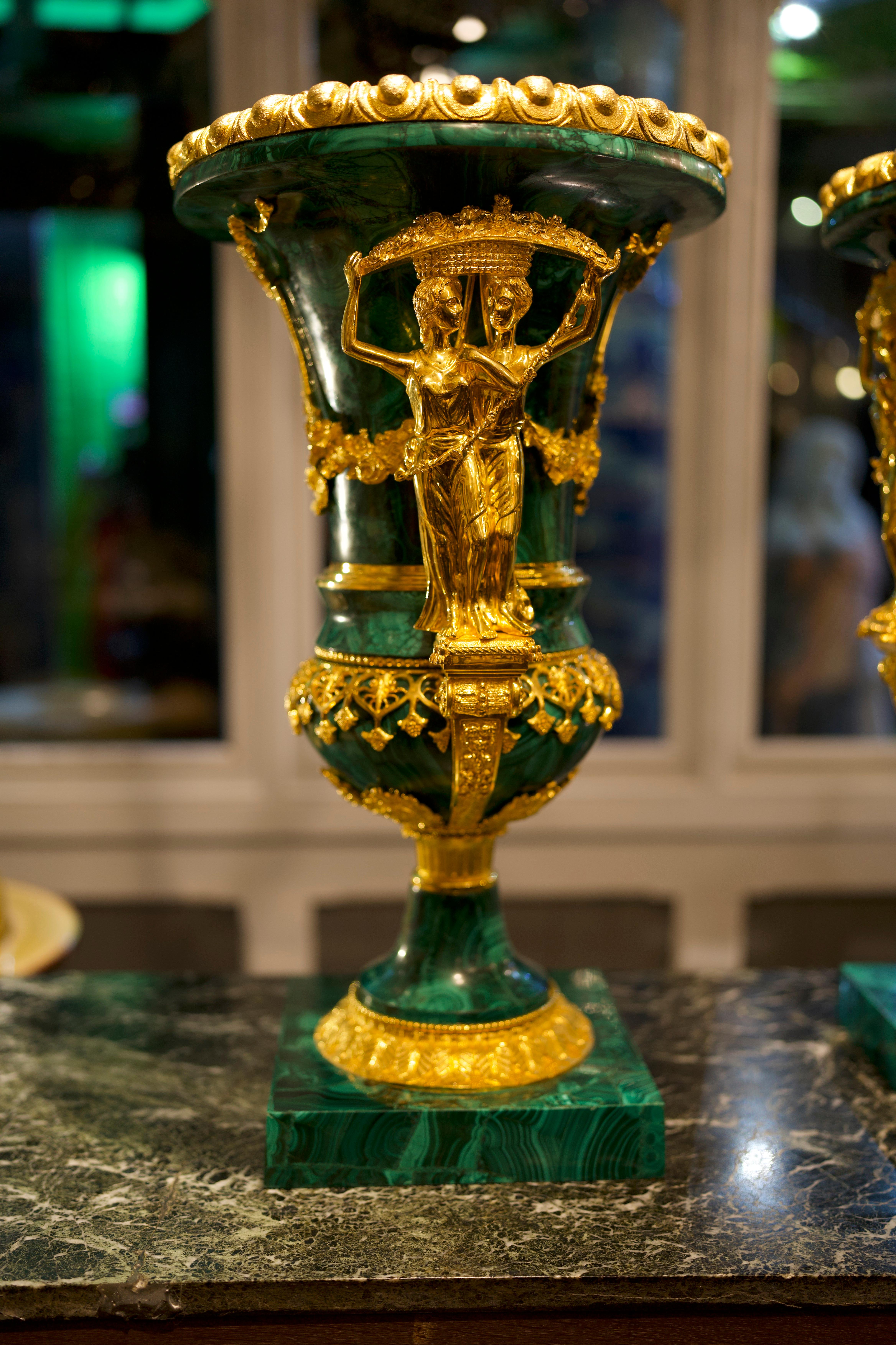 20th Century Pair Monumental Gilt Bronze-Mounted Malachite Urns For Sale 1