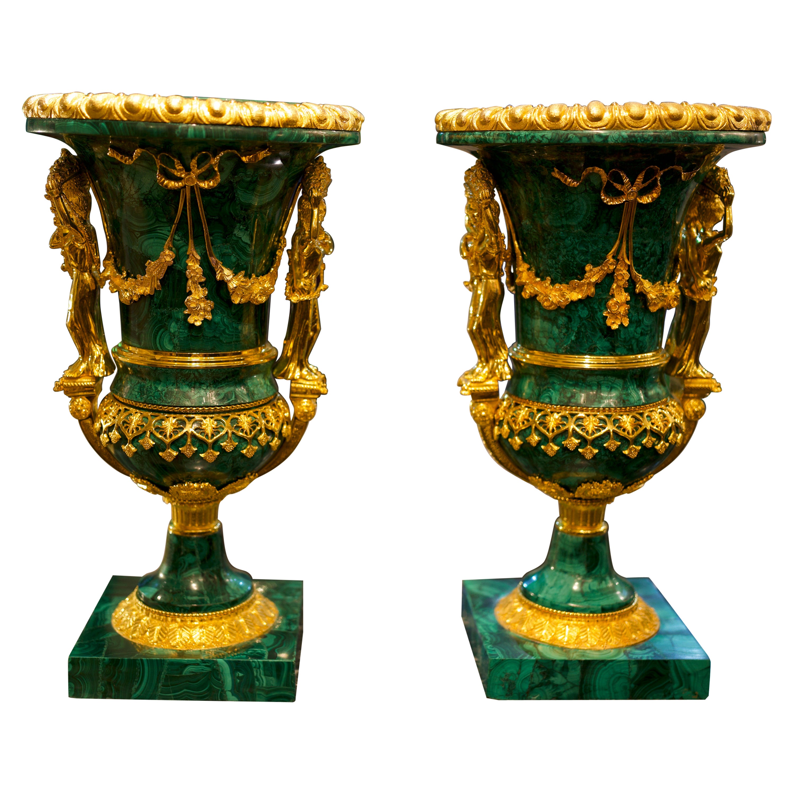 Coppia di urne monumentali in malachite con montatura in bronzo dorato del XX secolo