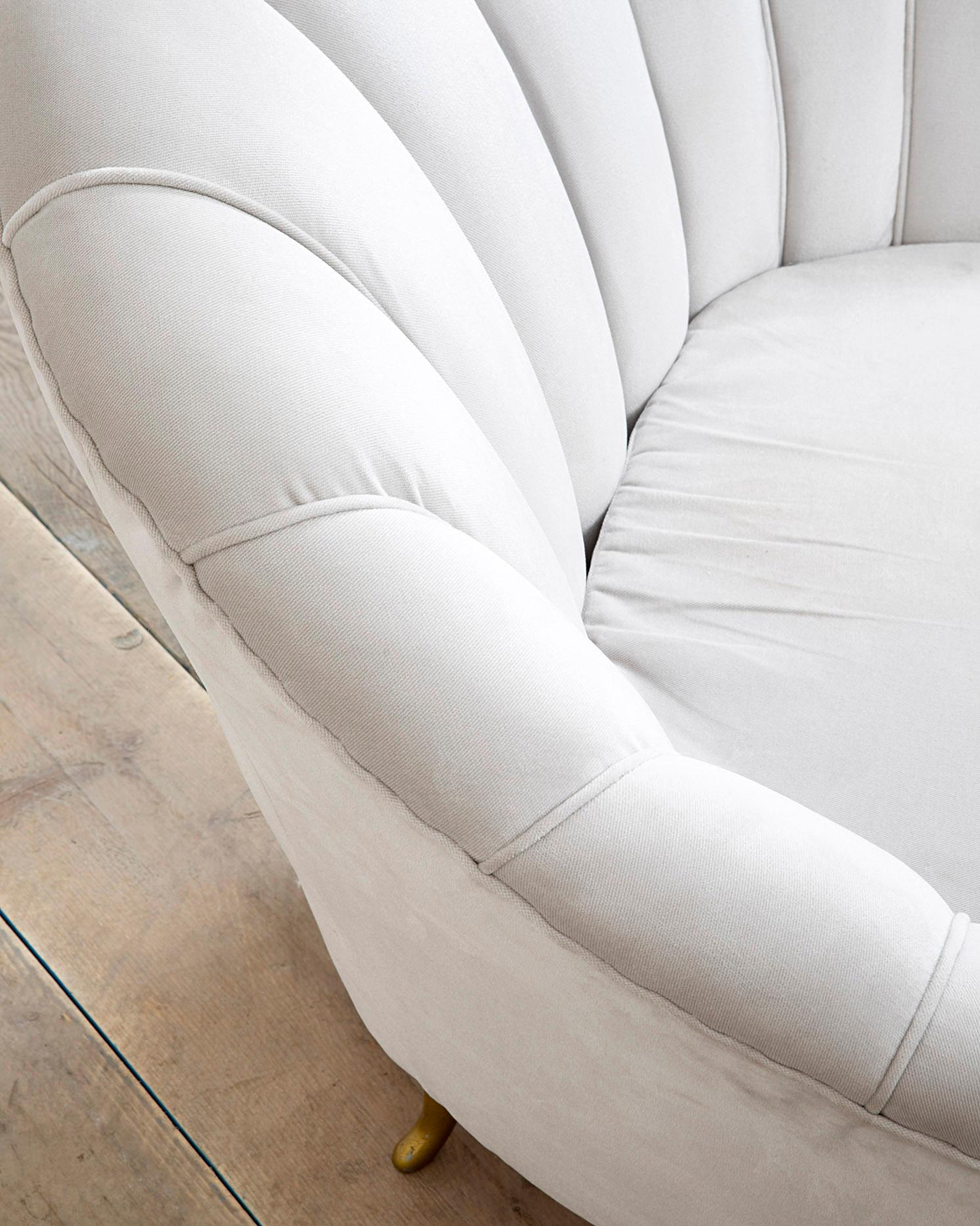 Italian 20th Century Gio Ponti Pair of Armchairs by ISA Bergamo 50s White Upholstery For Sale