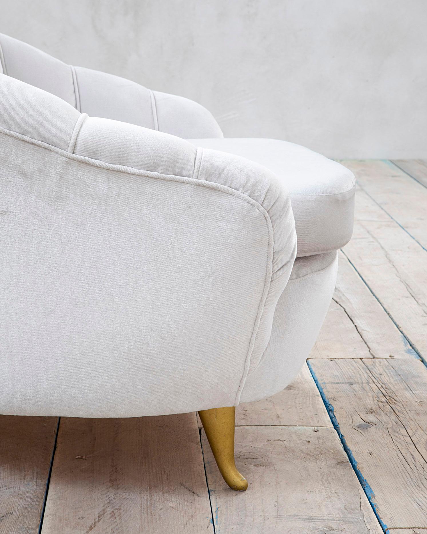 Aluminium Paire de fauteuils Gio Ponti du 20ème siècle par ISA Bergamo, tissu d'ameublement blanc des années 50 en vente