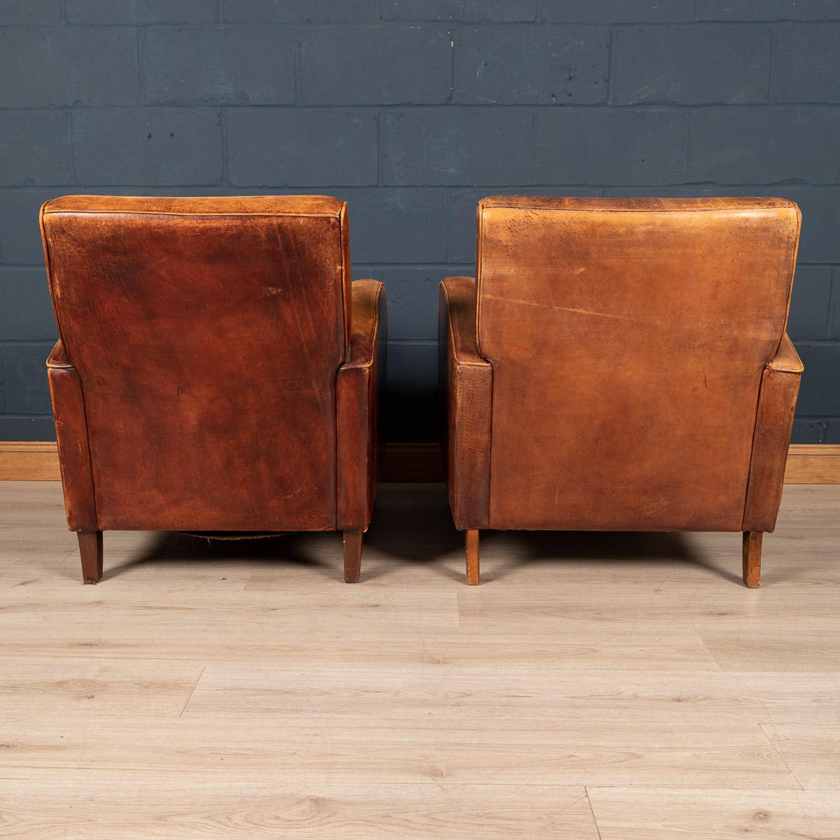 20th Century Pair of Art Deco Style Dutch Sheepskin Leather Club Chairs In Good Condition In Royal Tunbridge Wells, Kent