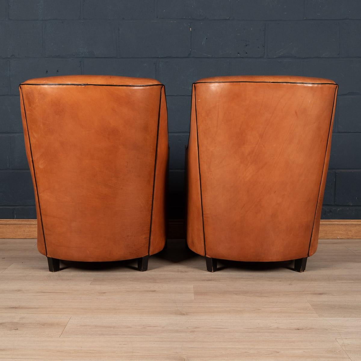 20th Century Pair of Art Deco Style Dutch Sheepskin Leather Club Chairs In Good Condition In Royal Tunbridge Wells, Kent