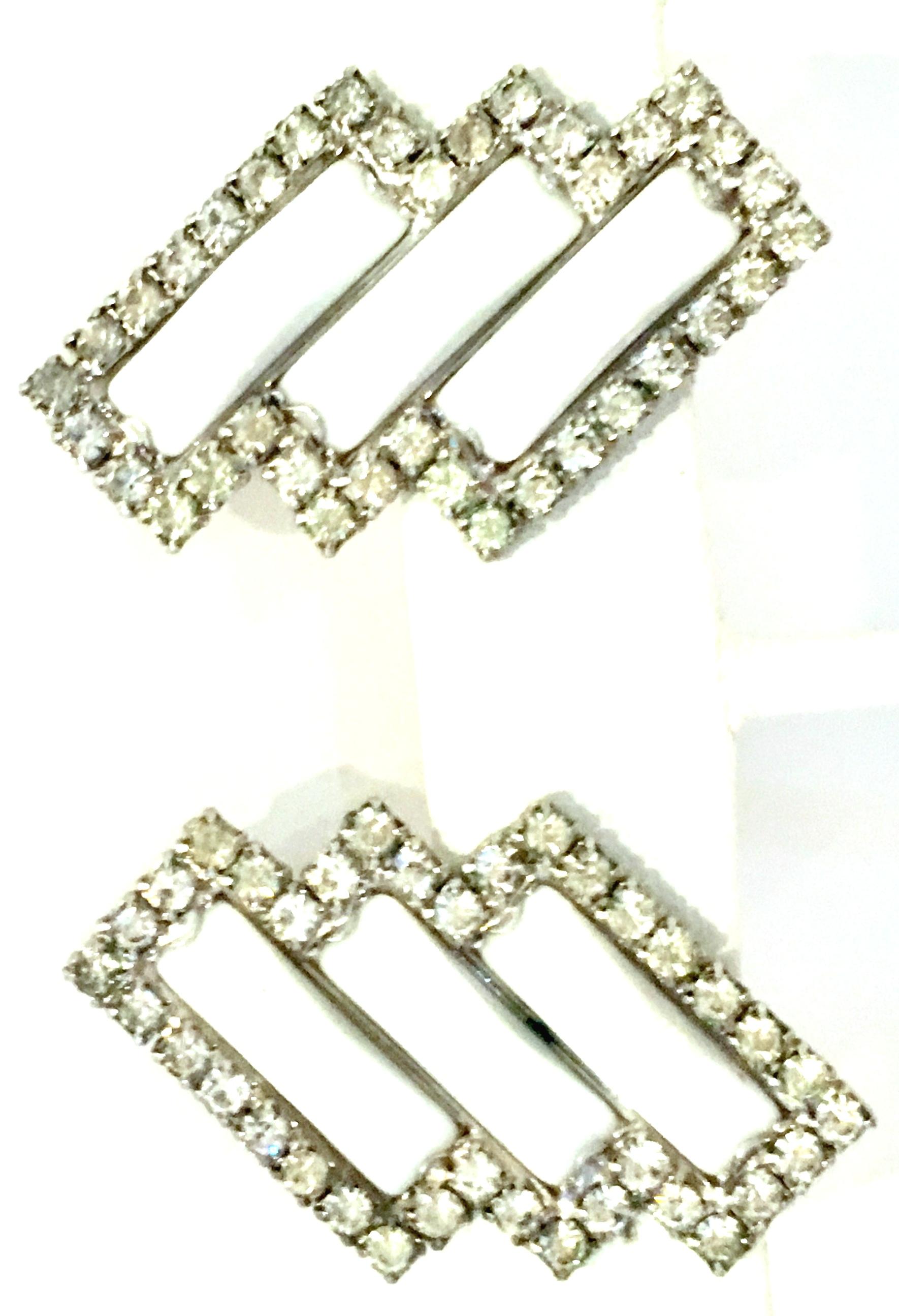 20th Century Pair Of Art Deco Style Silver Austrian Crystal & Lucite Earrings In Good Condition For Sale In West Palm Beach, FL