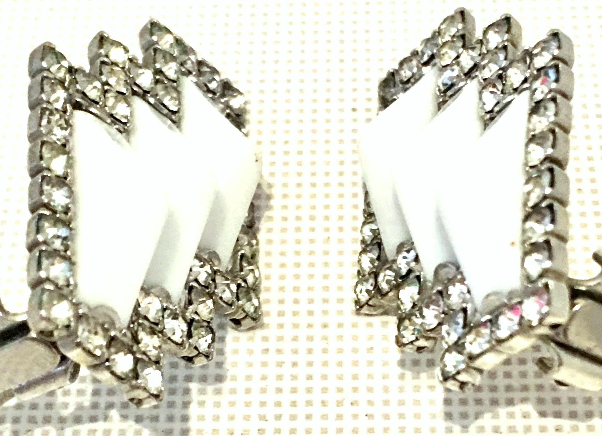 20th Century Pair Of Art Deco Style Silver Austrian Crystal & Lucite Earrings For Sale 1
