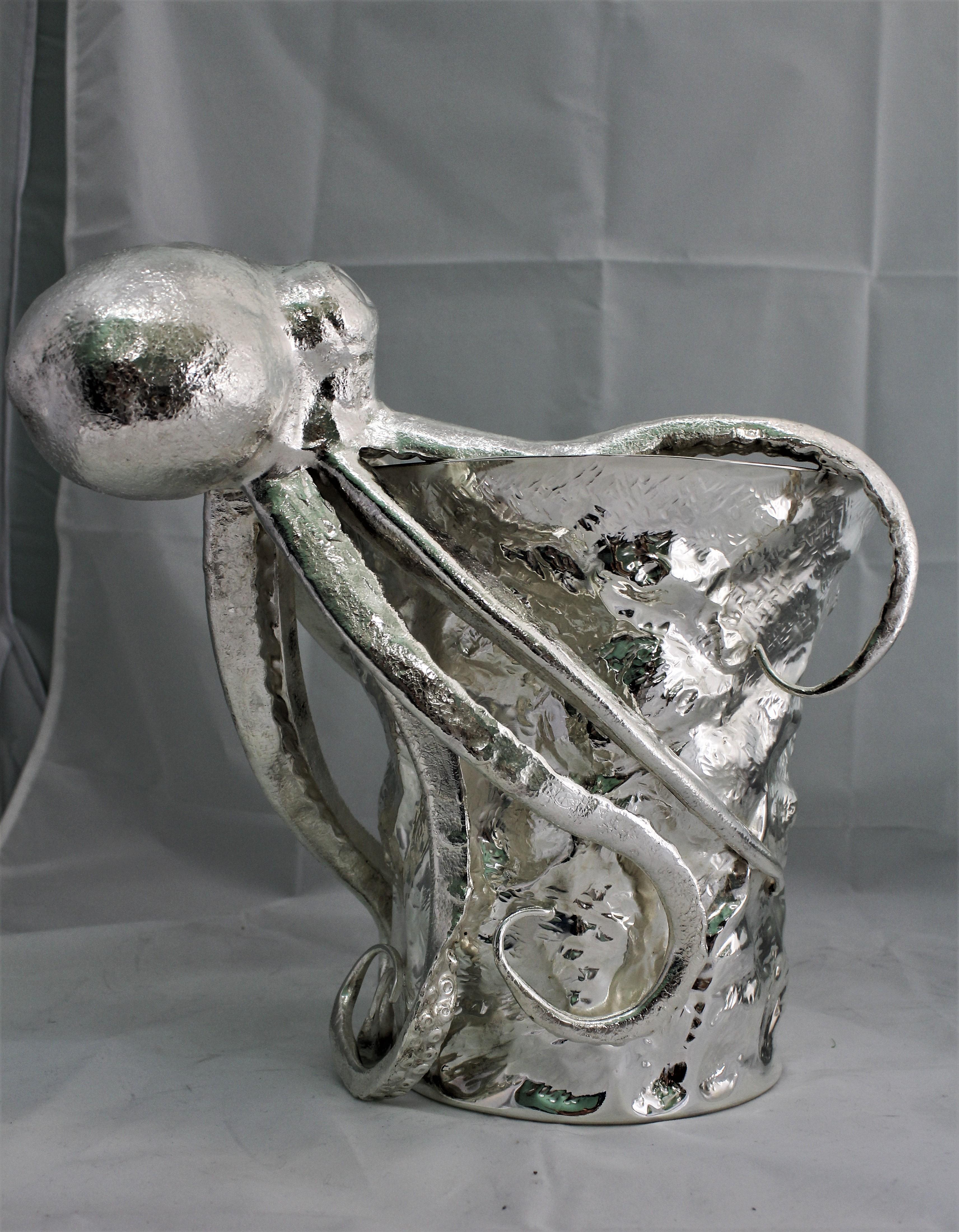 20th Century Pair of Artistic Octopus Silver Wine Coolers, Italy, 1930s For Sale 4