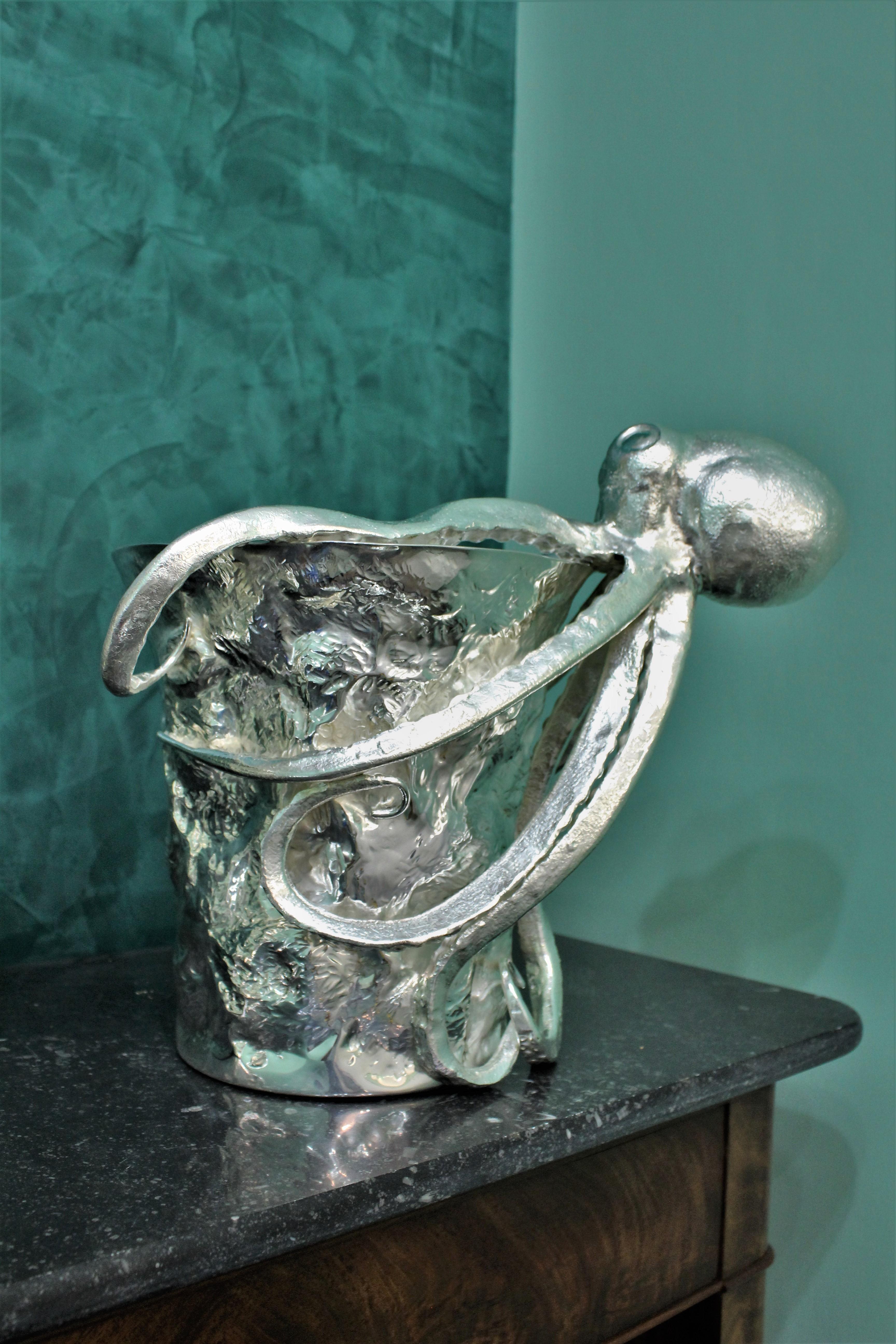20th Century Pair of Artistic Octopus Silver Wine Coolers, Italy, 1930s For Sale 8