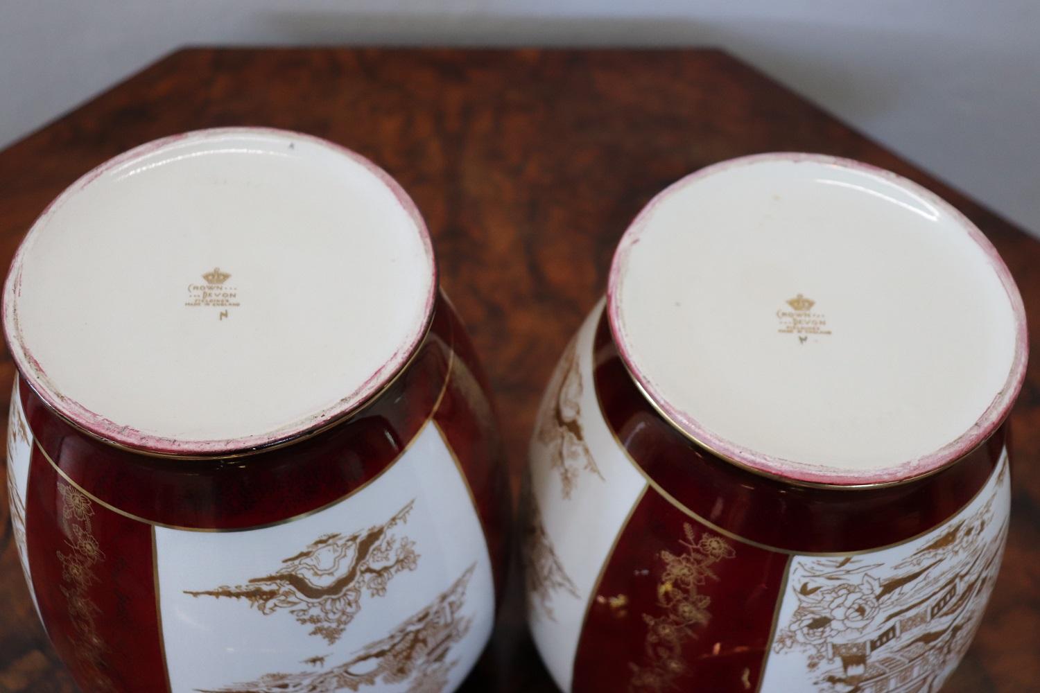 Paire de vases Potiche artistiques en céramique du 20ème siècle par Crown Devon Fieldings en vente 5