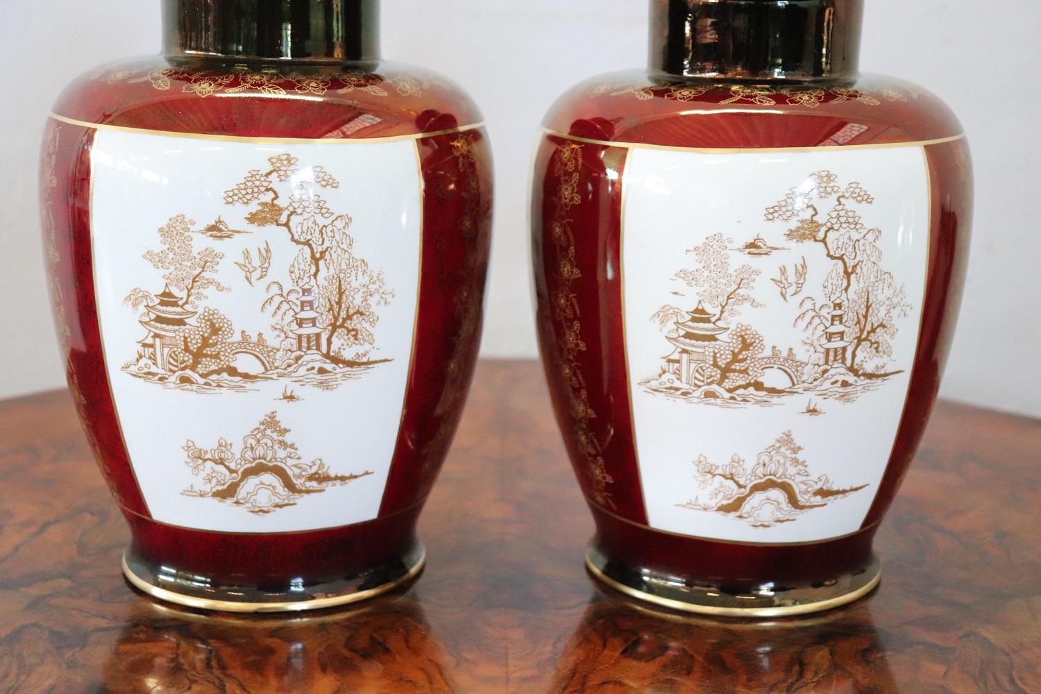 Paire de vases Potiche artistiques en céramique du 20ème siècle par Crown Devon Fieldings Excellent état - En vente à Casale Monferrato, IT