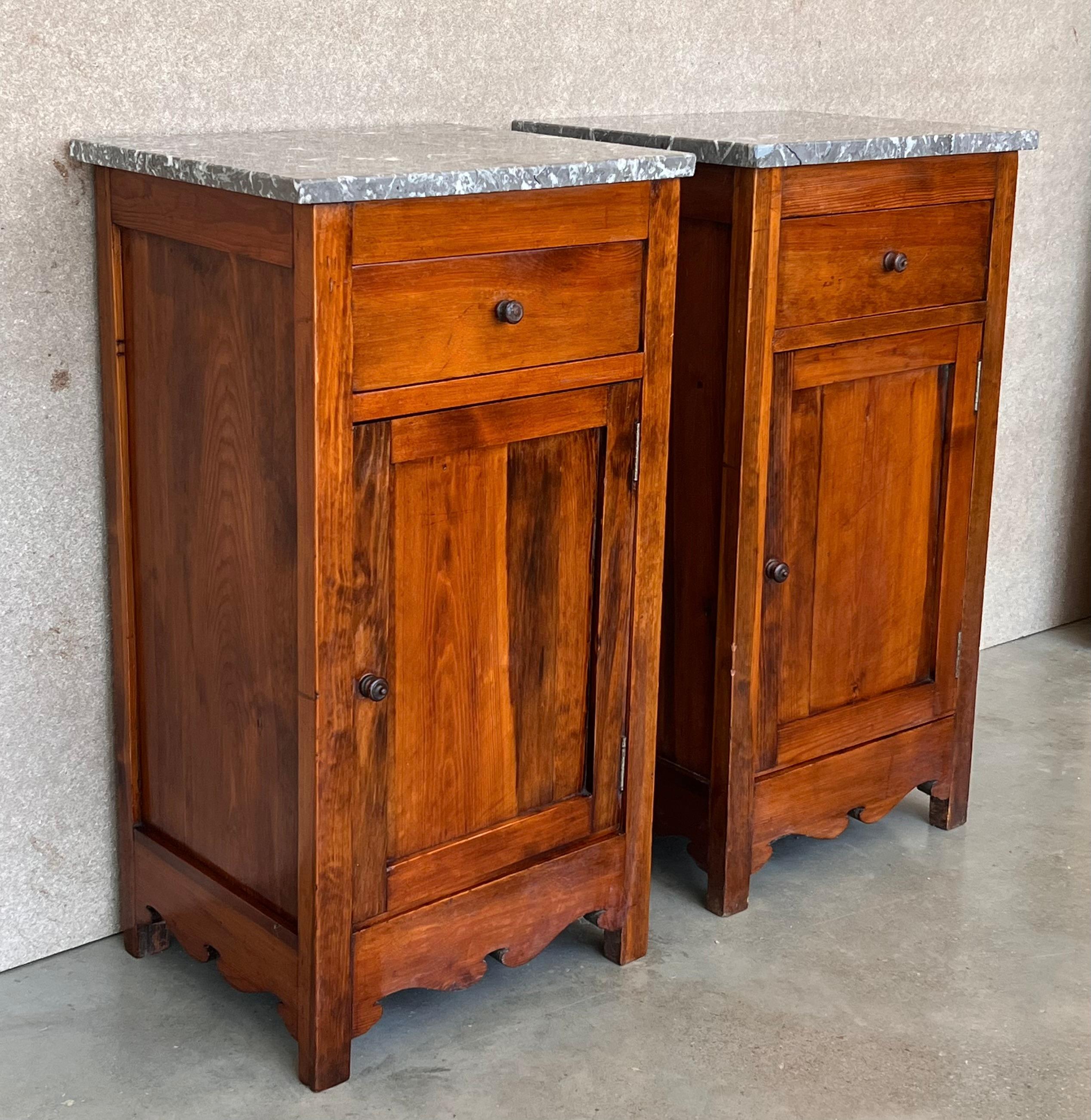 20th Century Pair of Biedermeier Nightstands with Marble Top, One-Drawer & Door In Good Condition For Sale In Miami, FL