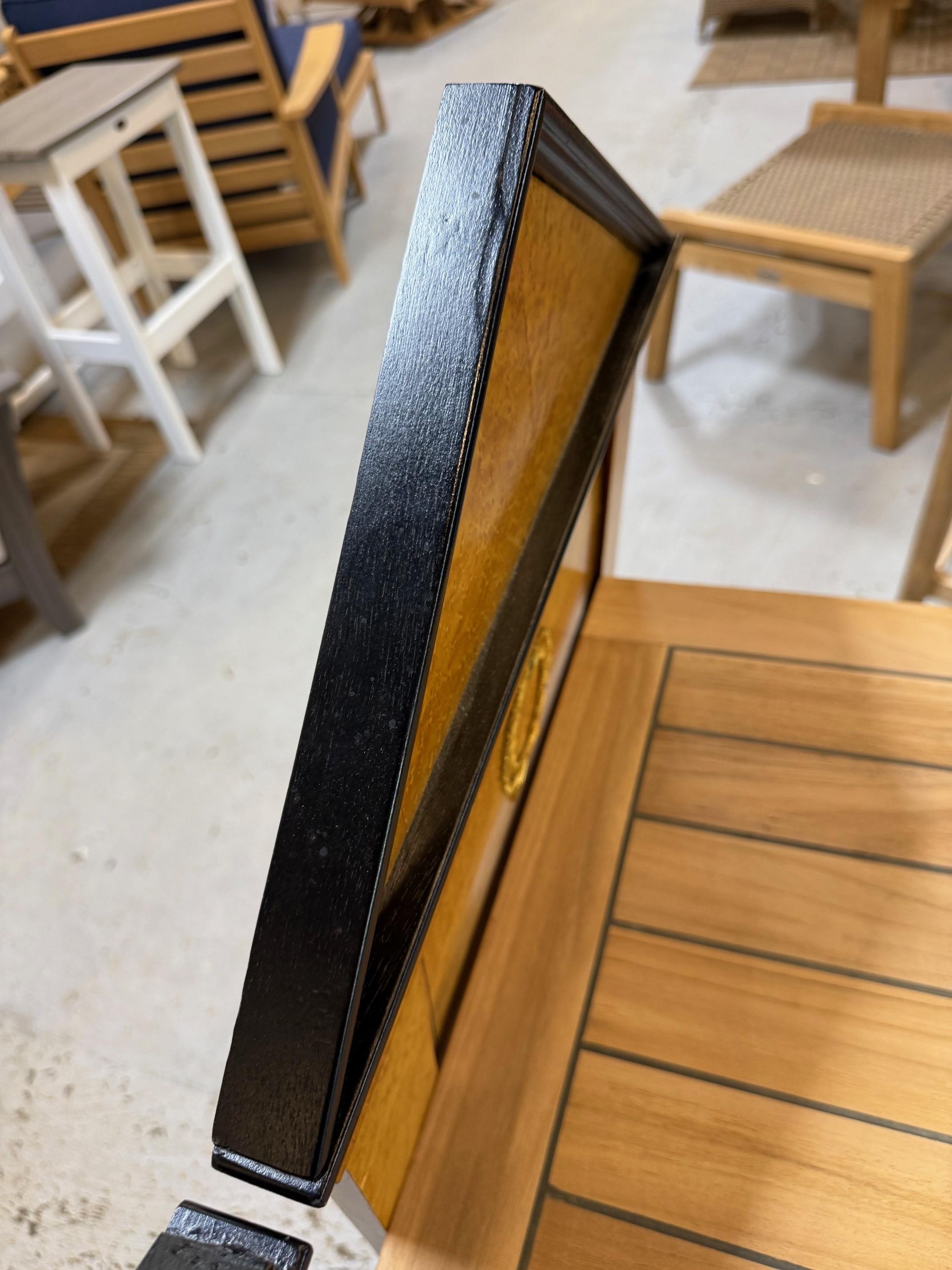 Coppia di specchi in stile Biedermeier del XX secolo, impiallacciatura in legno di boro e corona d'alloro in vendita 12