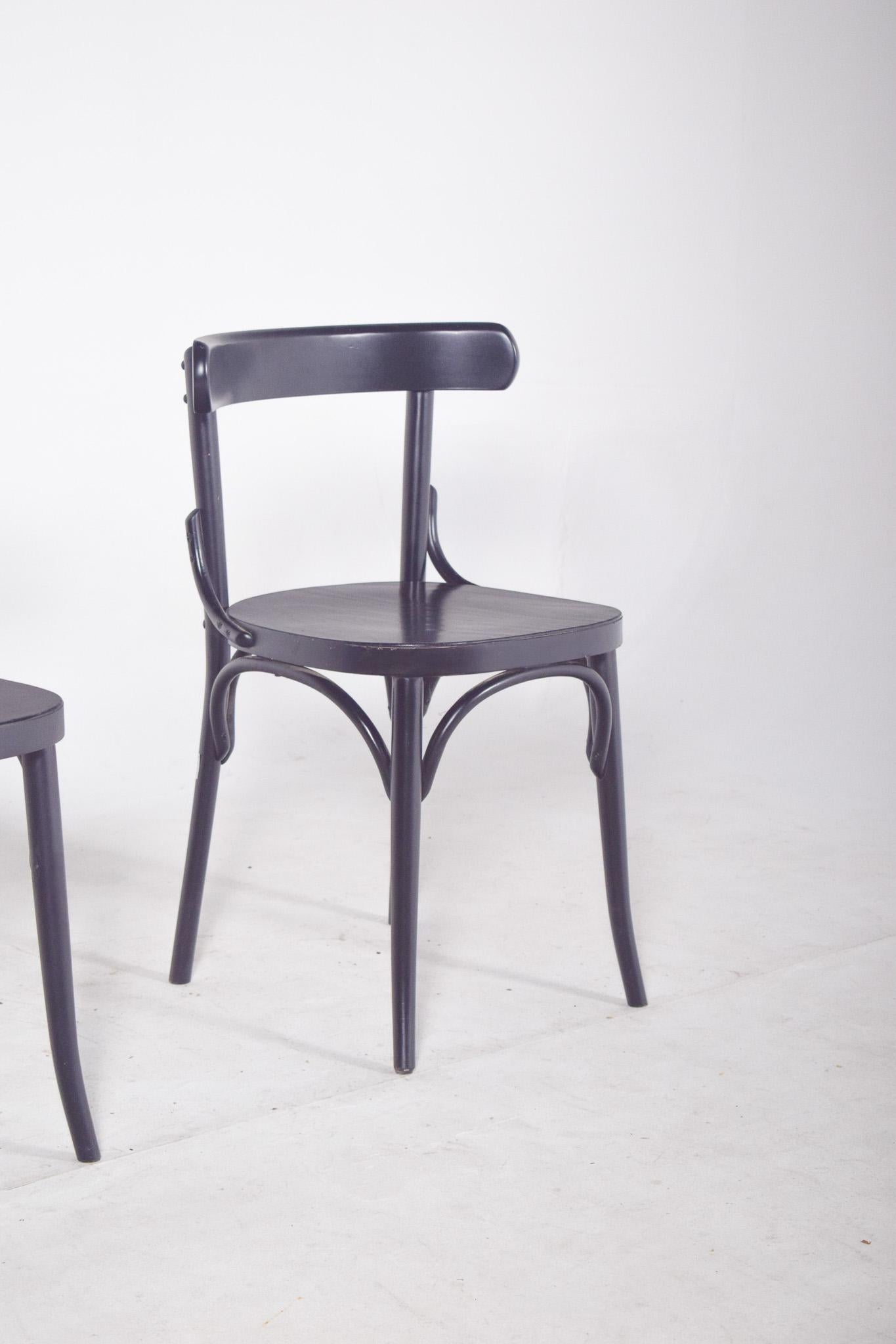 Paire de chaises laquées noires du 20e siècle Bon état - En vente à Lisboa, Lisboa