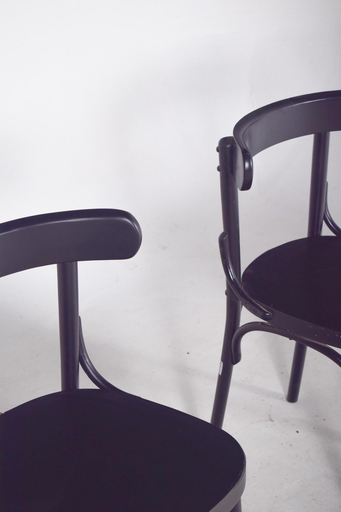 20ième siècle Paire de chaises laquées noires du 20e siècle en vente