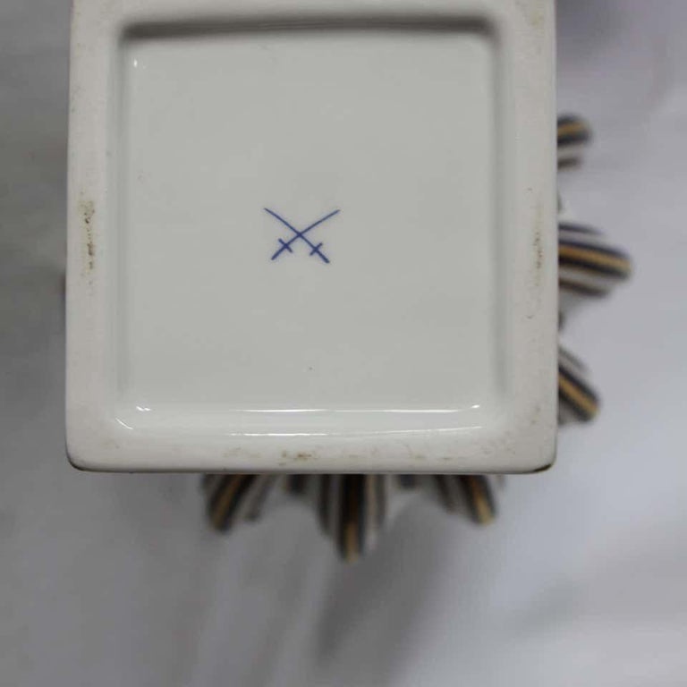 20th Century Pair of Blue and White German Vases with Lids For Sale at